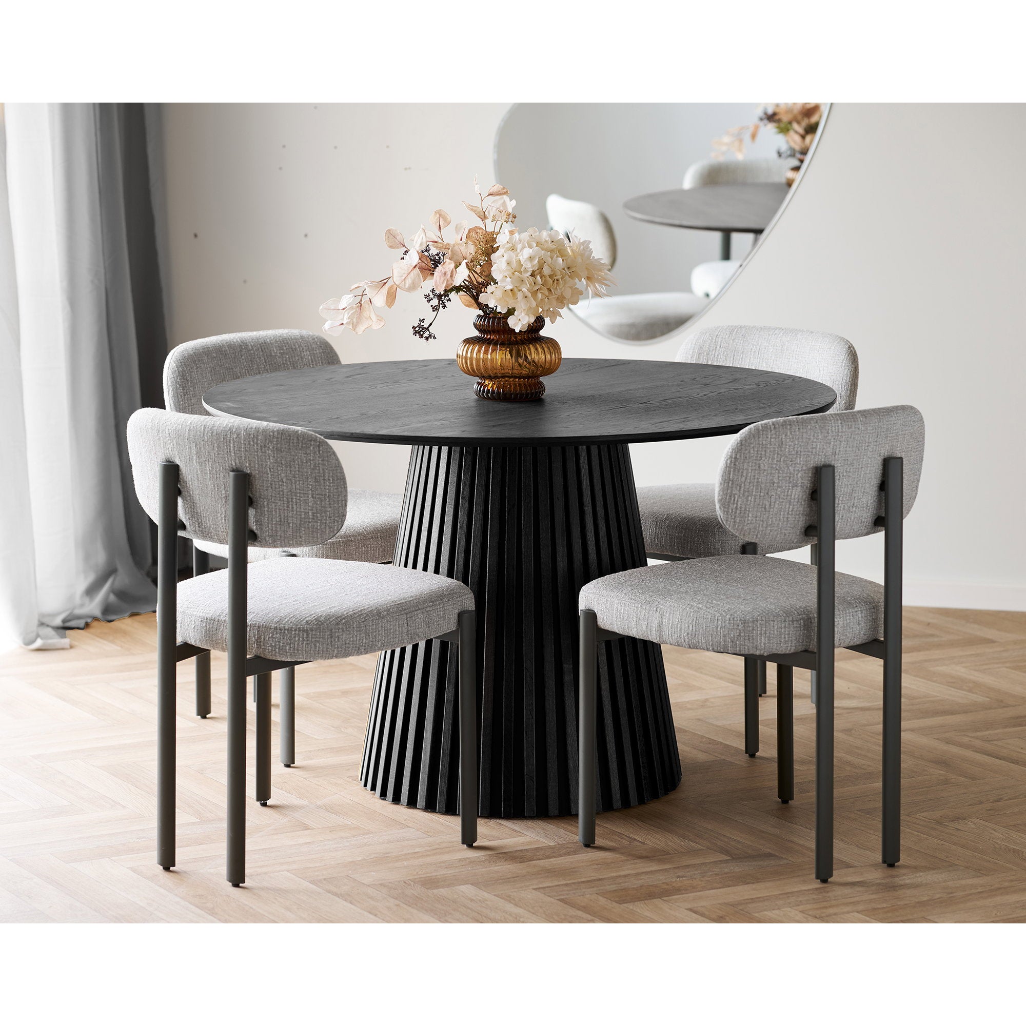 ROYAN DINING CHAIR LICHTGRIJS | GRIJZE POTEN (SET VAN 2)