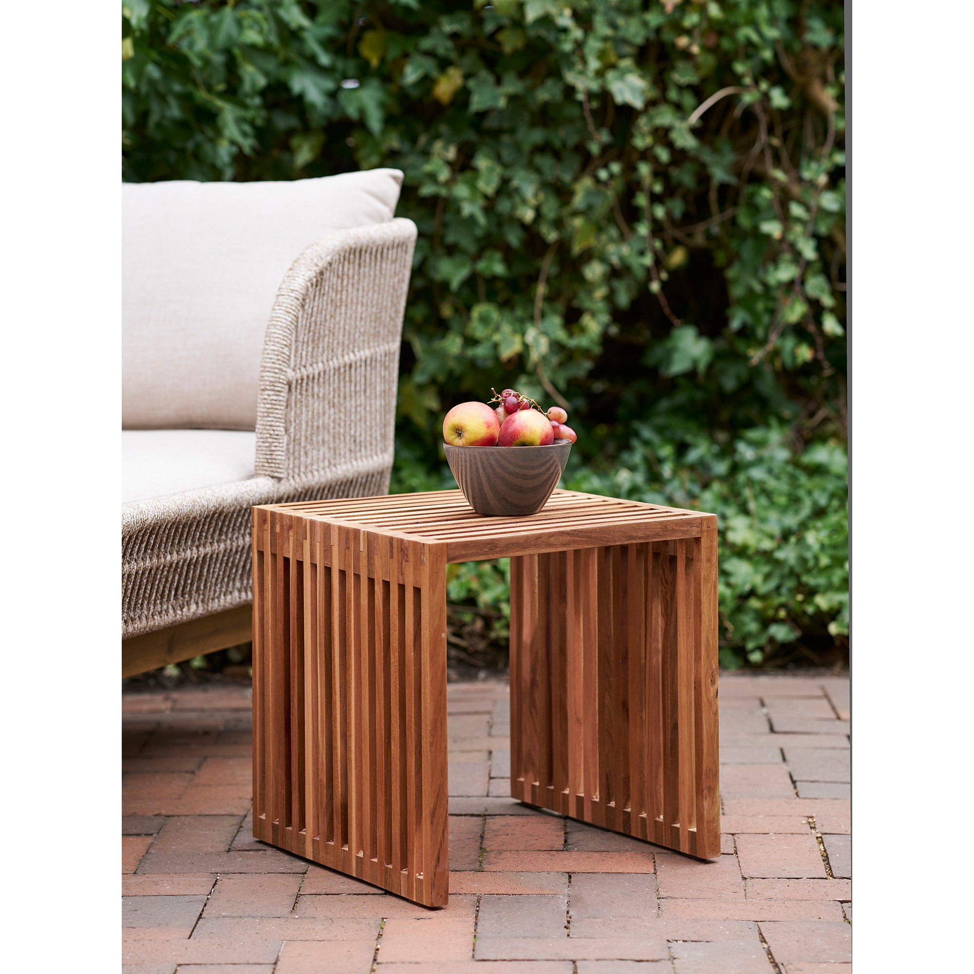 Pego Side Table - Side Table, teak, nature 40x40x40 cm