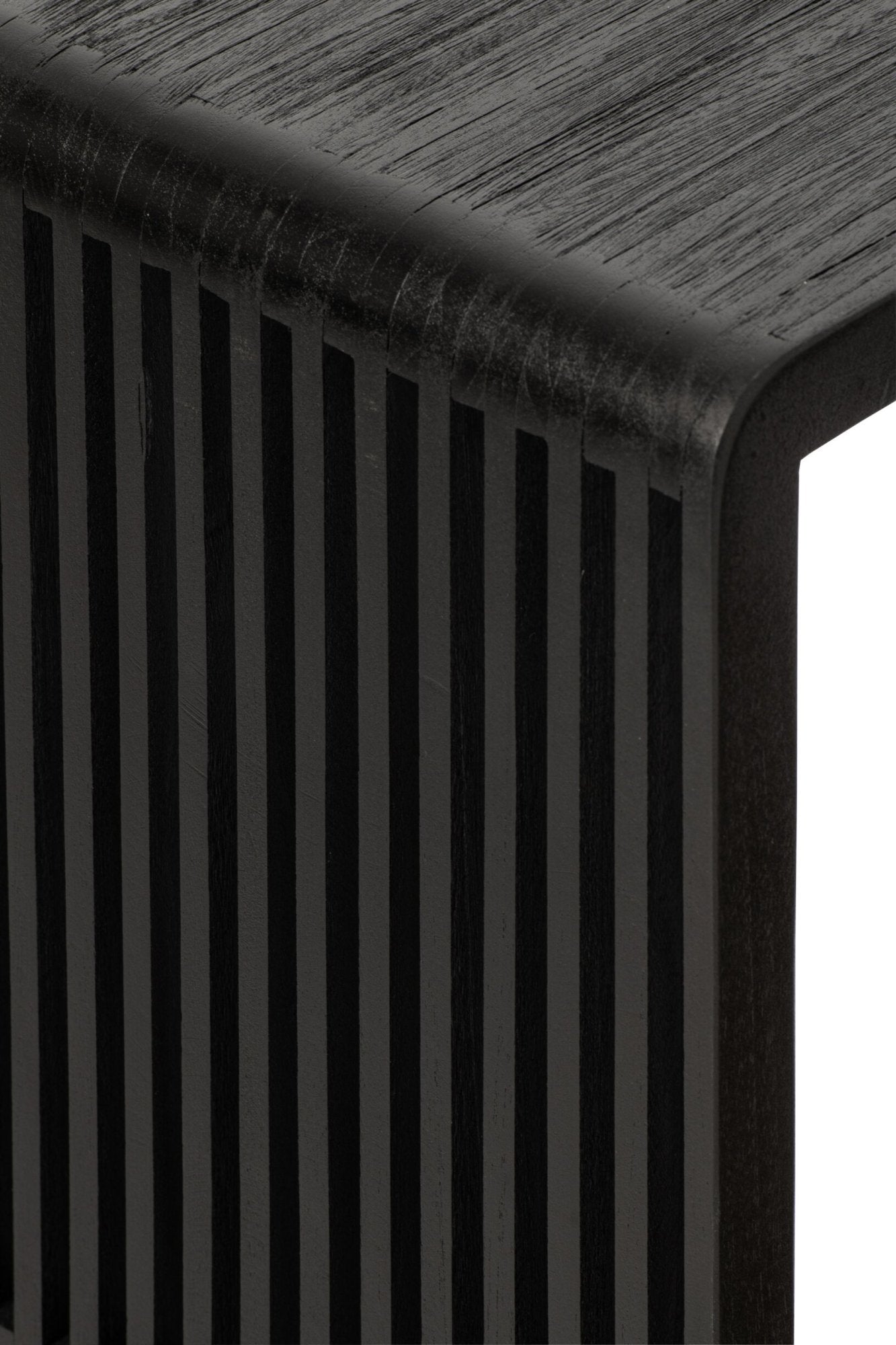 Beistelltisch Slated aus recyceltem Holz, Schwarz