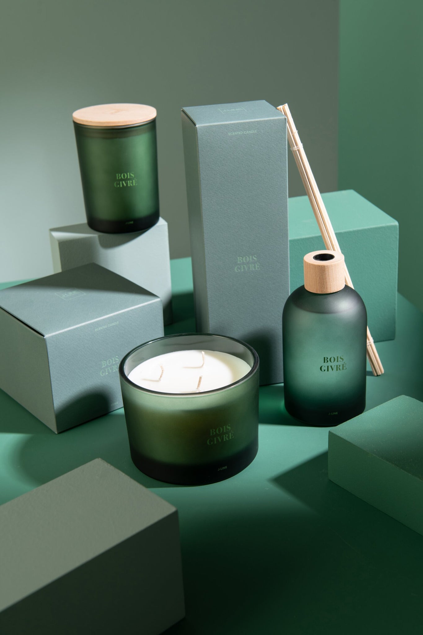 Scented Candle Accords Essentiels Bois Givré-38H