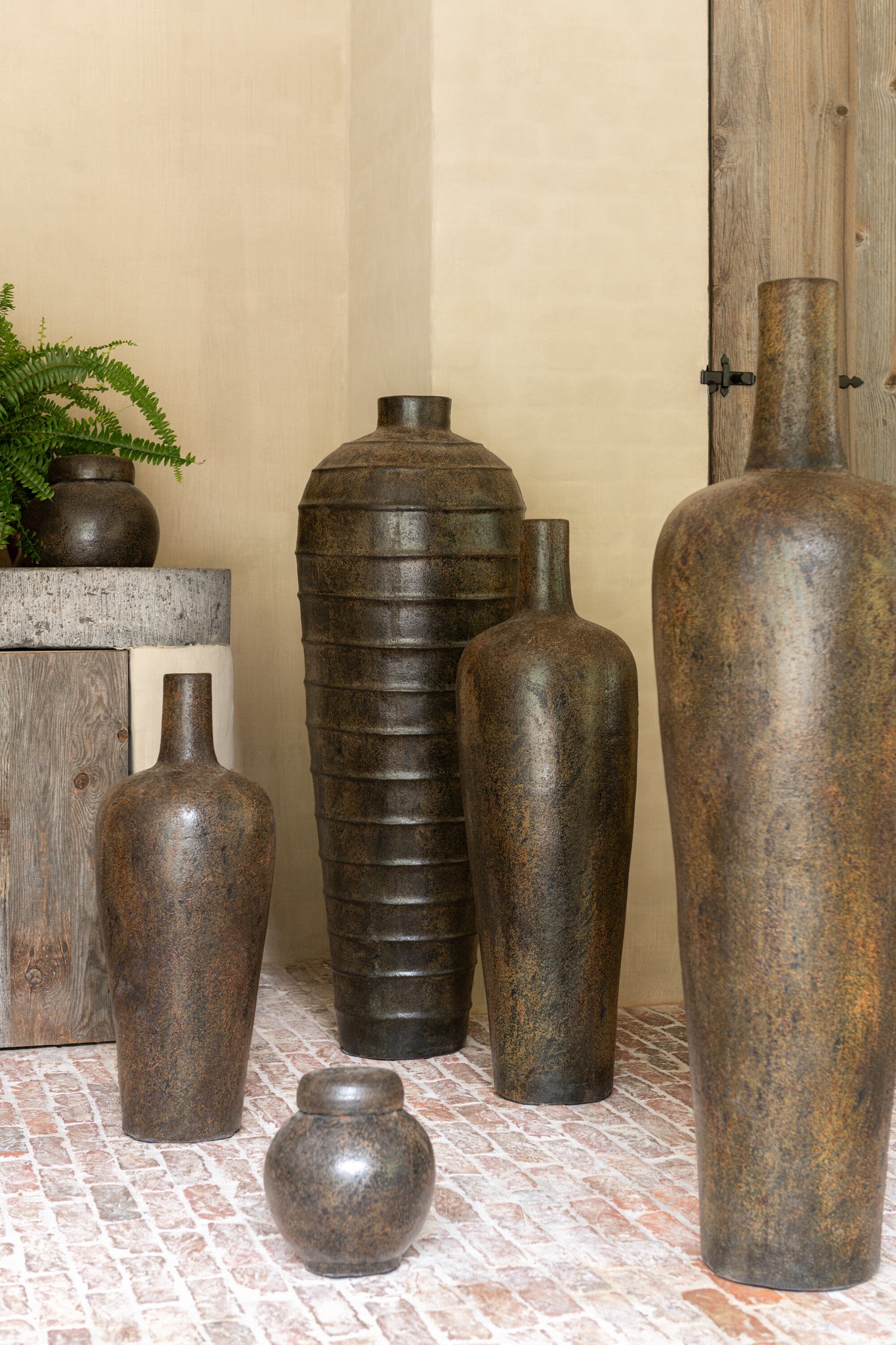 Vase Victor Cement Brown Medium