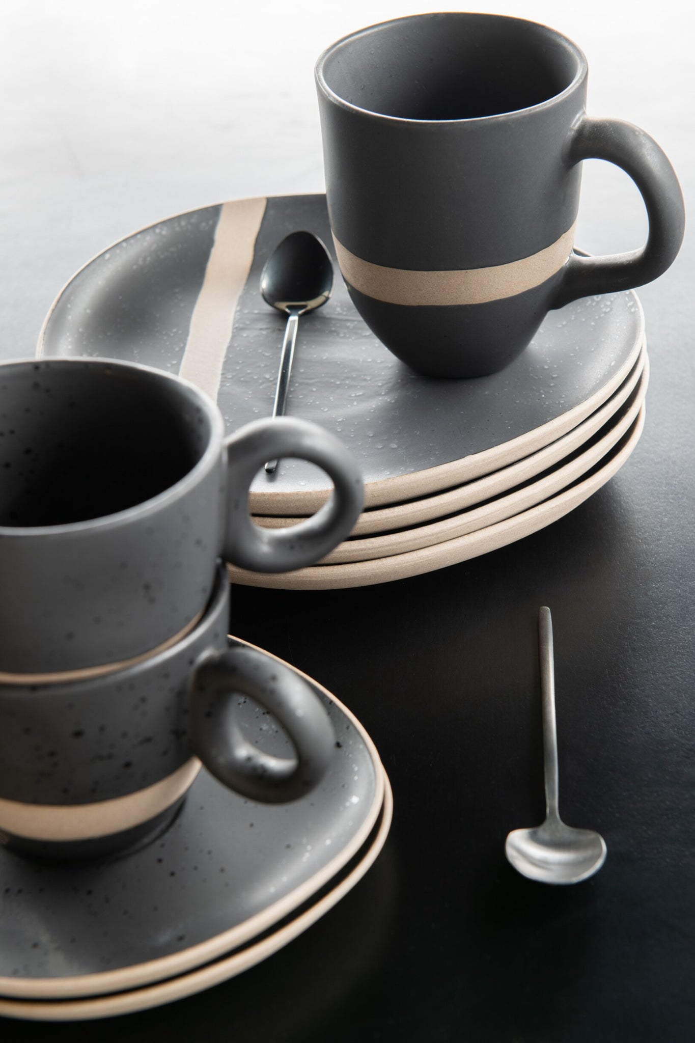 Plate Ceramic Black/Taupe Small