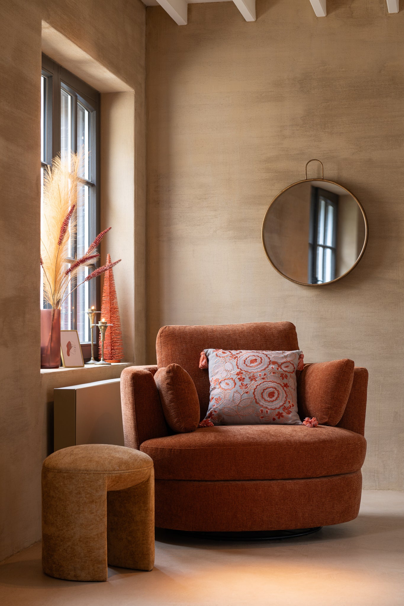 Textile kruk rond in oker stof