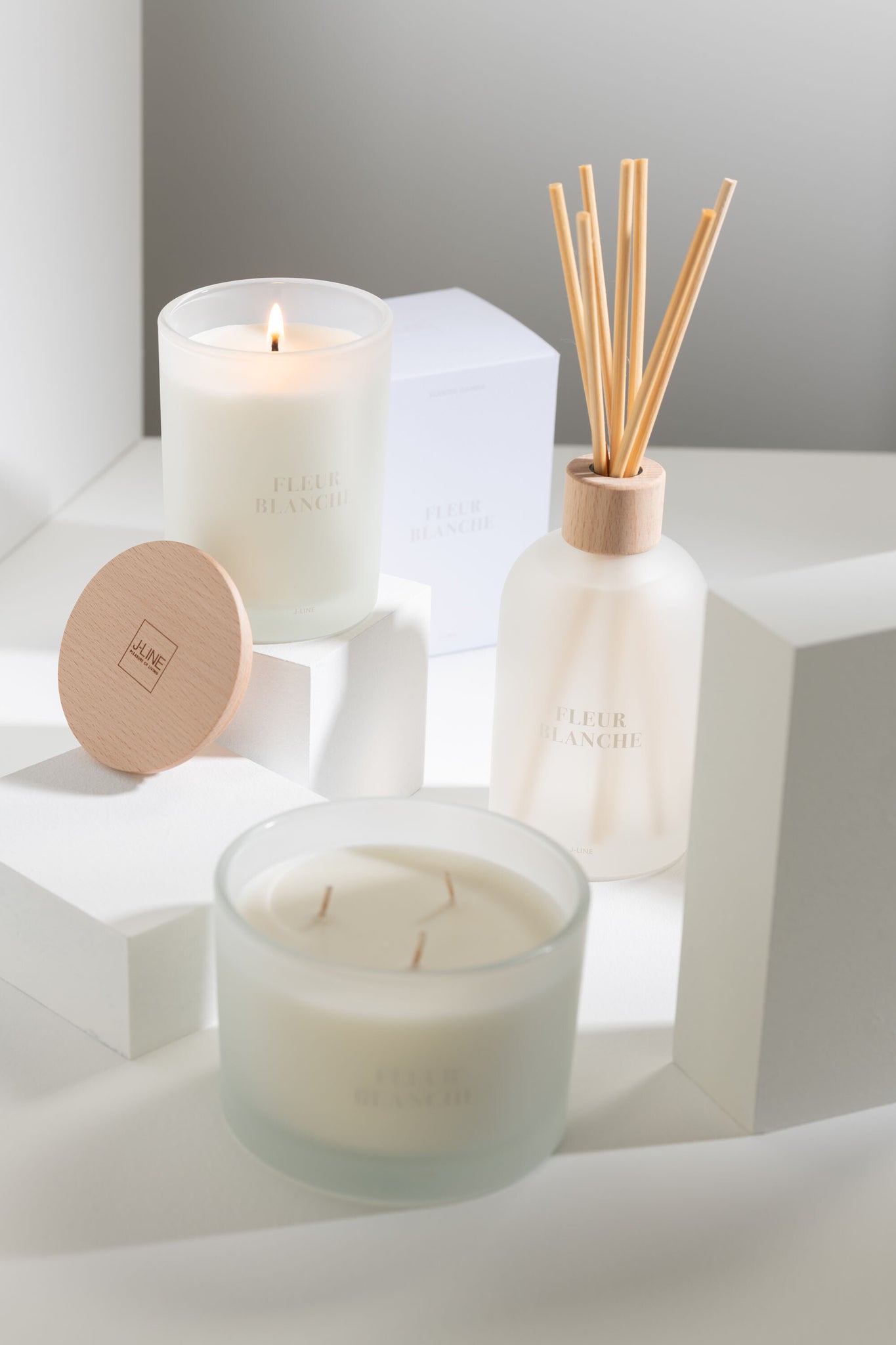 Scented Candle Accords Essentiels Fleur Blanche-28H