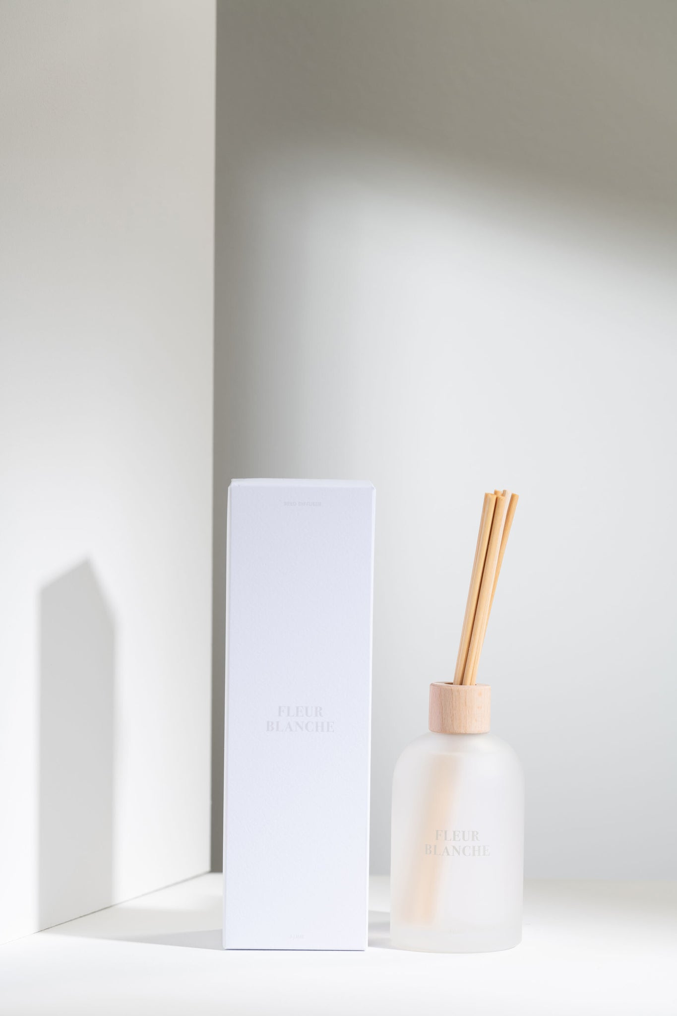 Reed Diffuser Accords Essentiels Fleur Blanche-250Ml