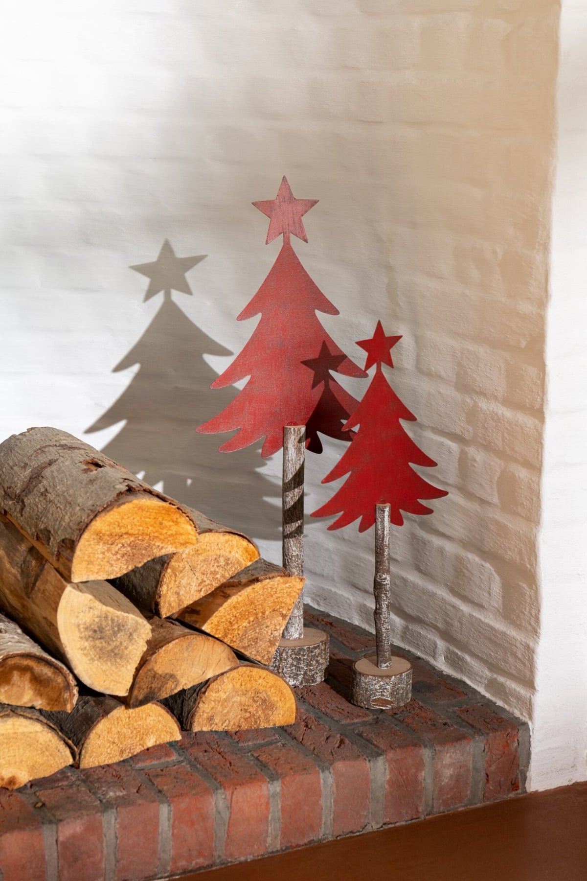 Kerstboompje met ster – paulowniahout en ijzer, kerstrood, 60 cm
