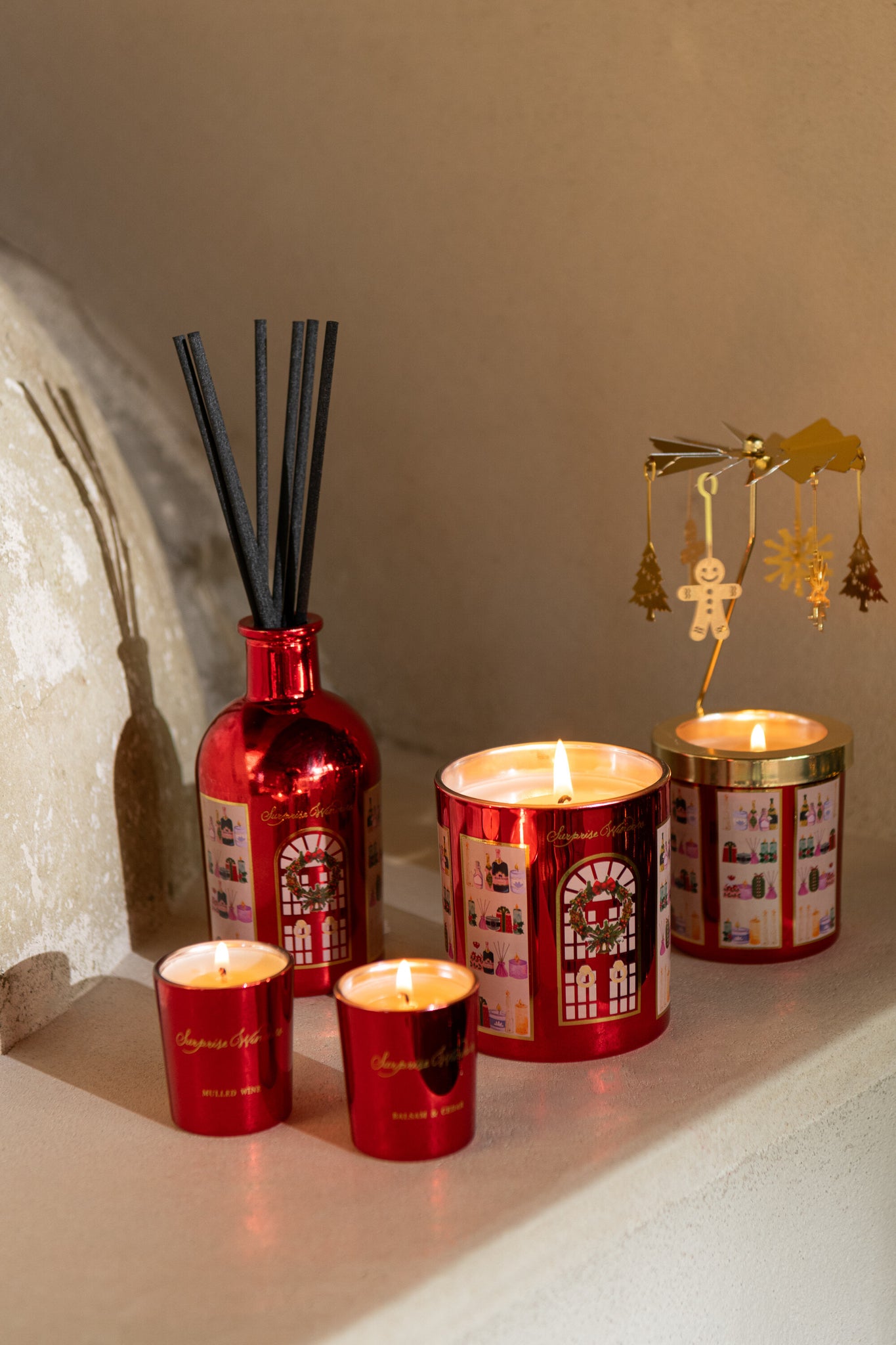 Scented Candle Surprise Window Wax Coral Red/Multicolored