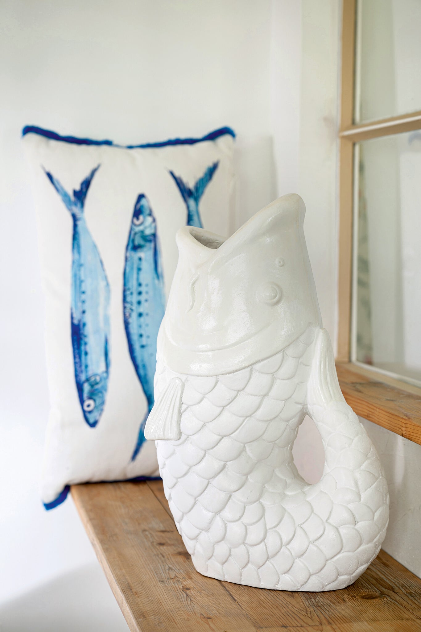 Flowerpot Fish Outdoor Magnesium White Large