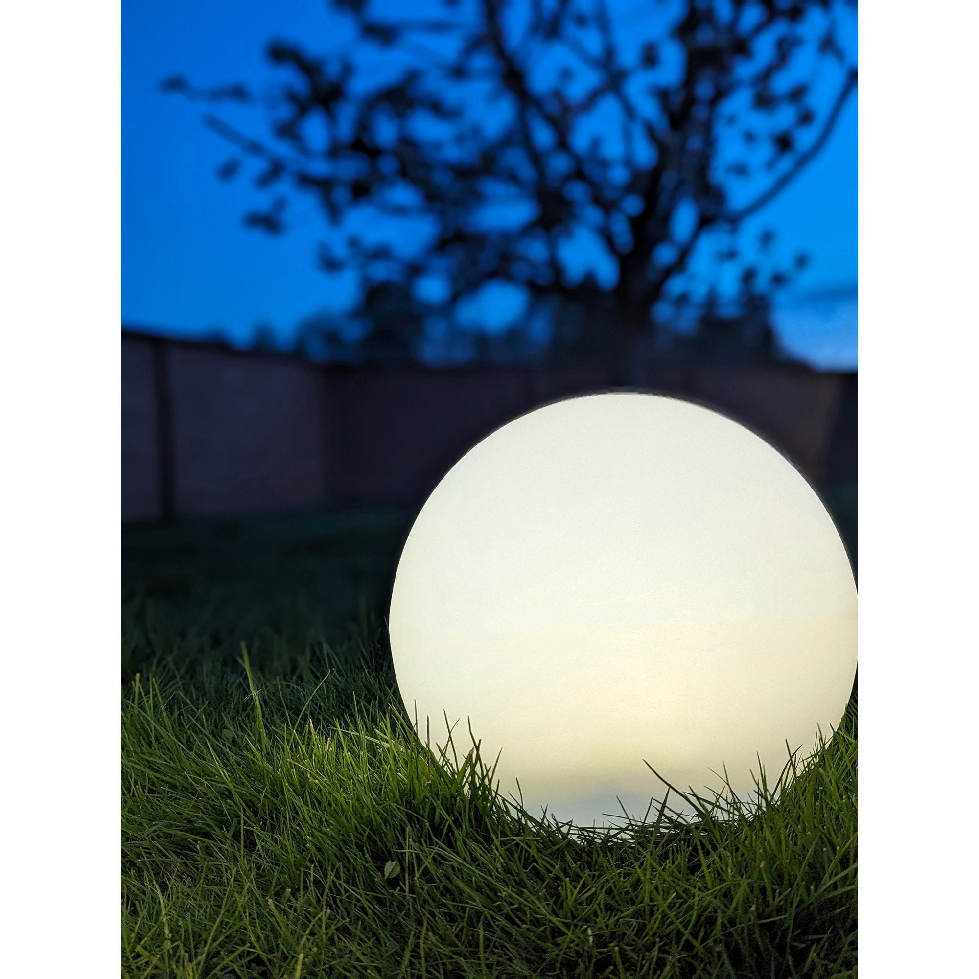 Lifton LED Lamp - Lamp, rechargeable with integrated solar panel, white ø25 cm