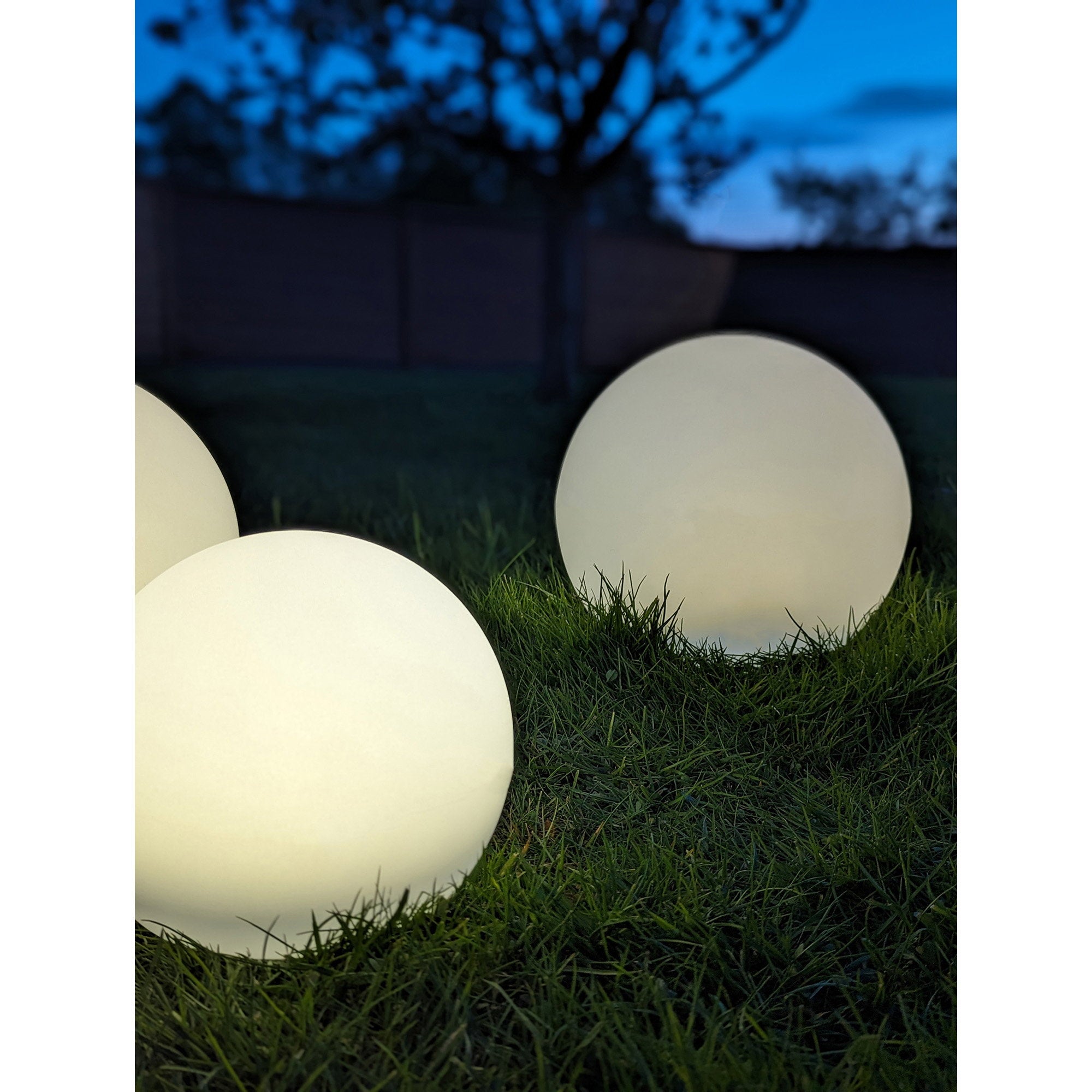 Lifton LED Lamp - Lamp, rechargeable with integrated solar panel, white ø25 cm