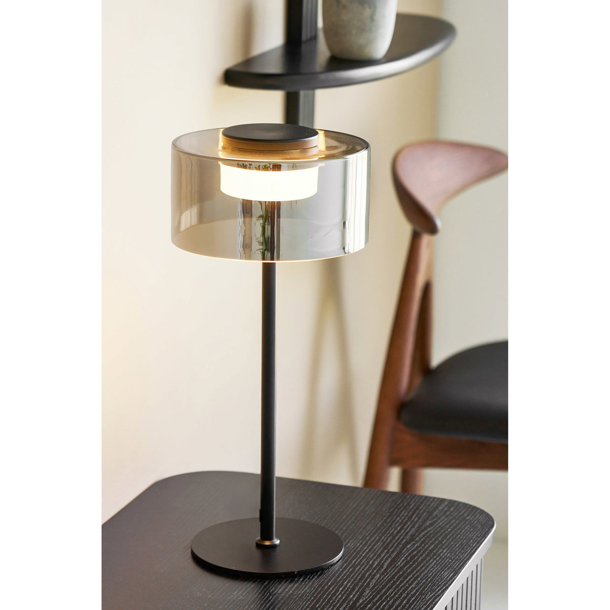 Tafellamp Cholet – staal en glas, zwart met helder glas, LED