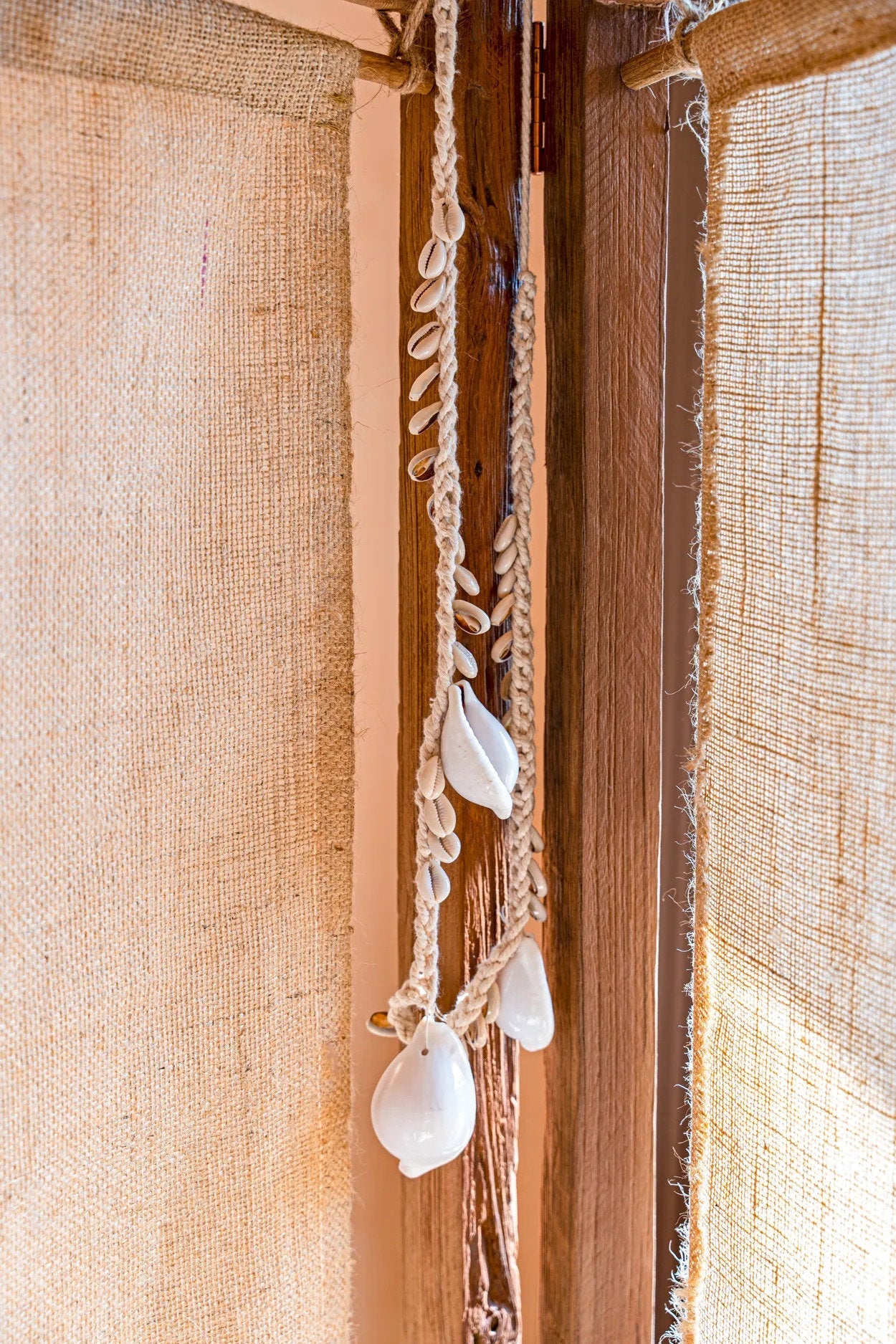 Die große weiße Kauri-Muschel-Halskette