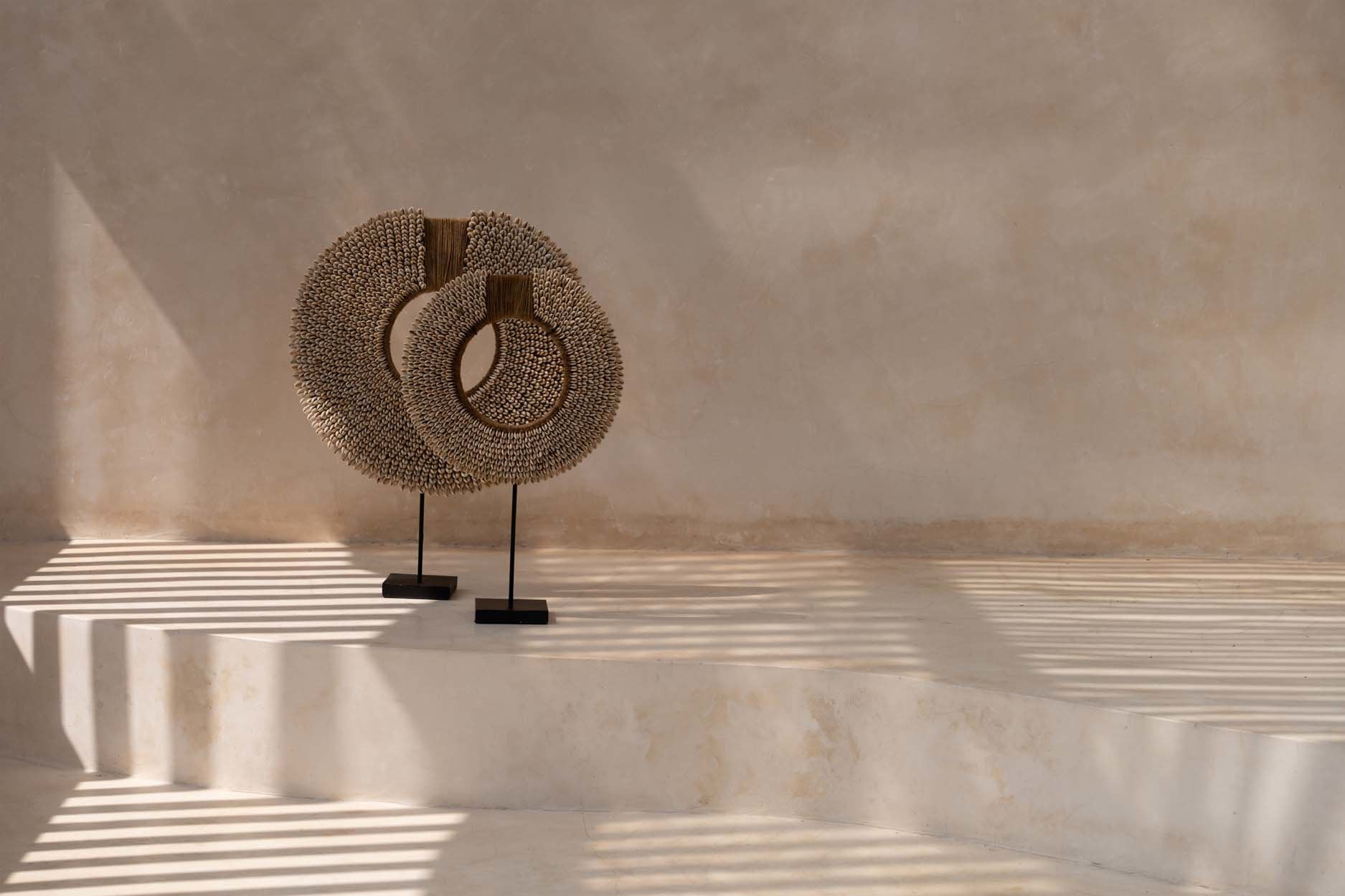 The Shell Réunion on Stand - Natural