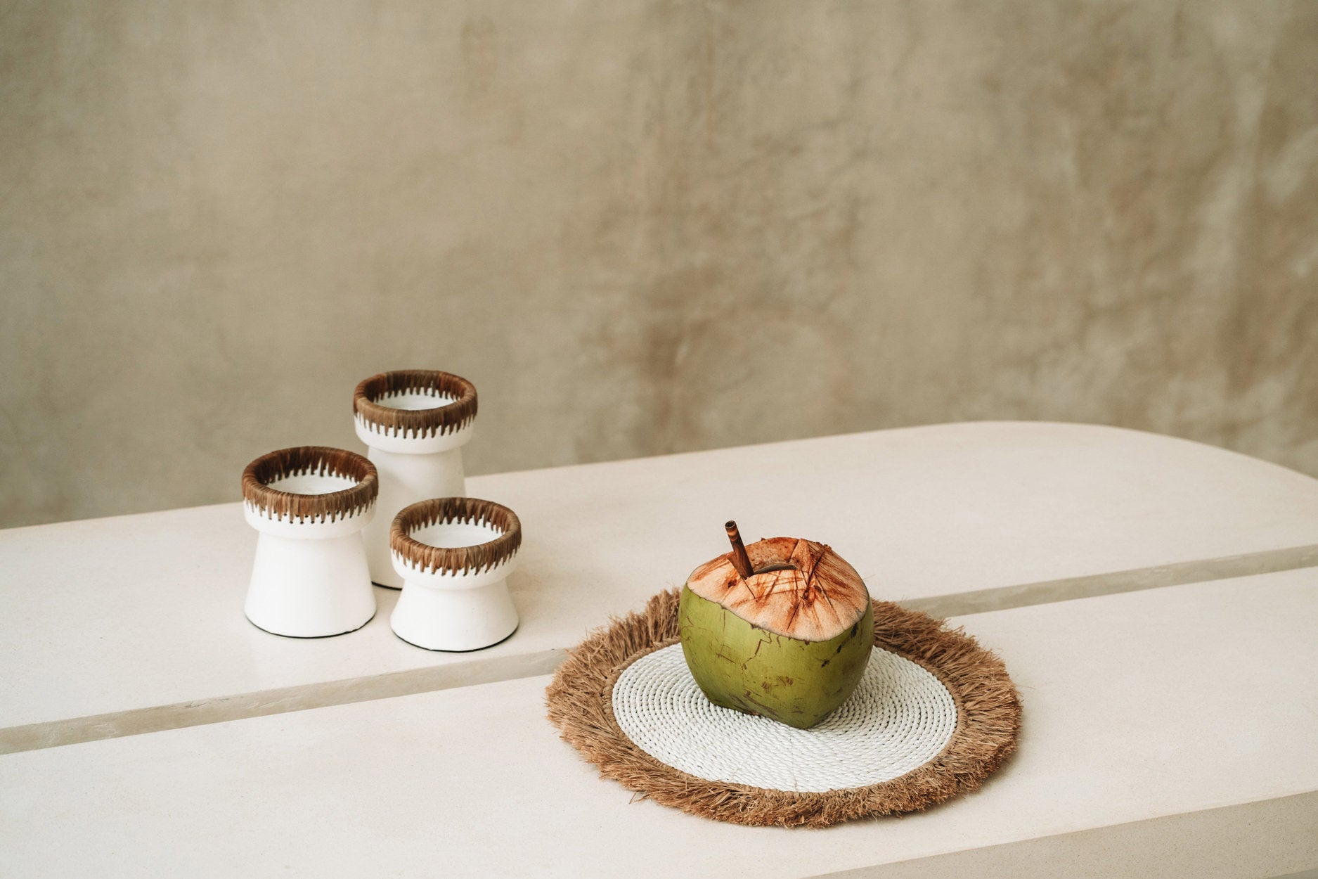 Platzset aus Wasserhyazinthe und Raffia – Weiß Natur