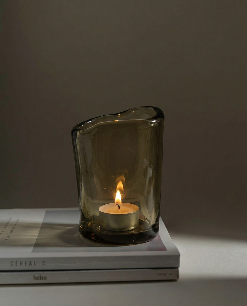 Kandelaar Nocturne – lavaglas, antraciet, ø12×16 cm