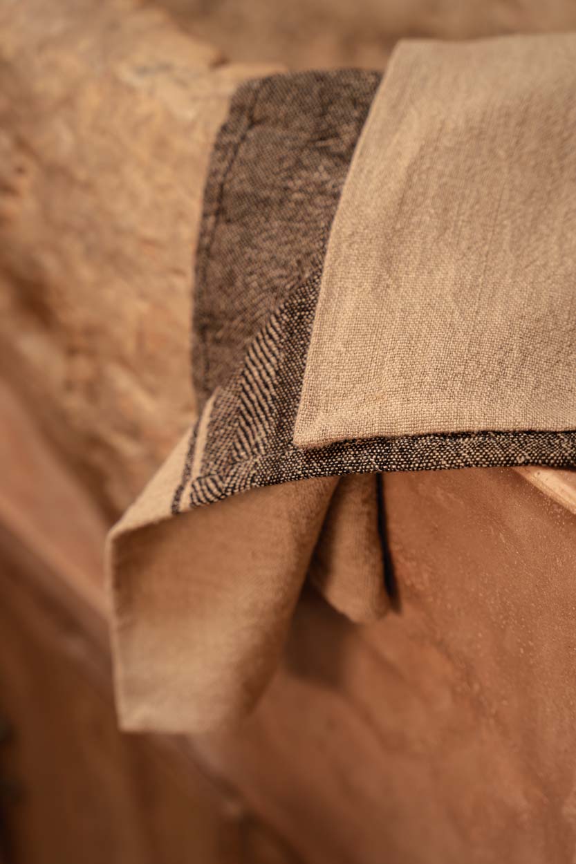 De Linen Moody Keukendoek - Natural Black - 50x70