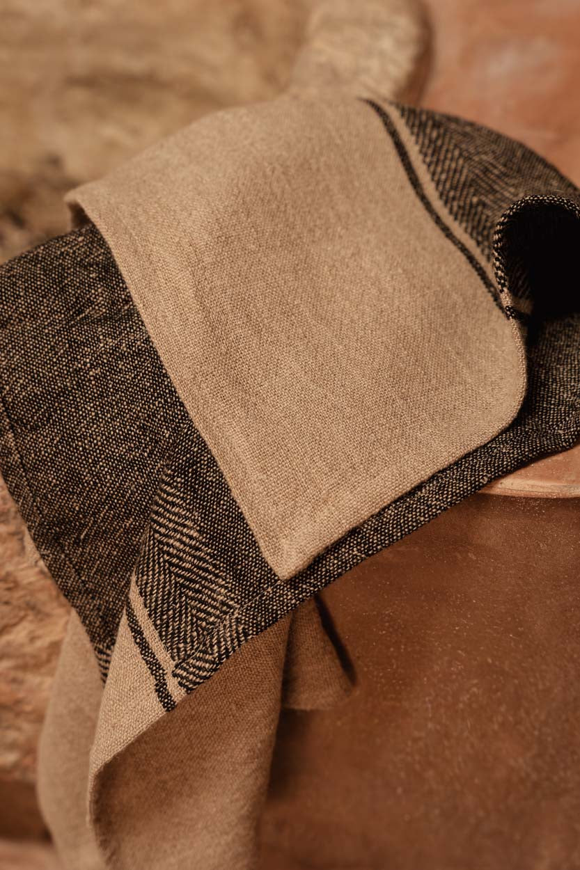 De Linen Moody Keukendoek - Natural Black - 50x70