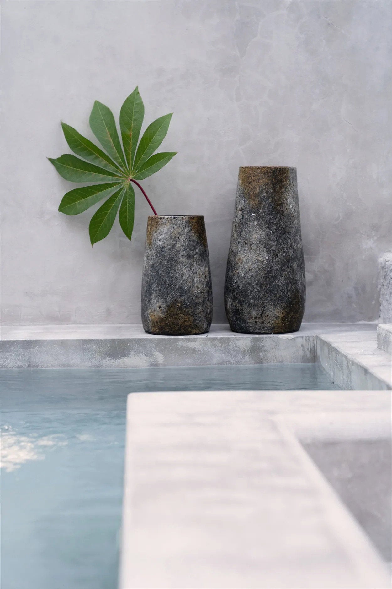 The Spooky Vase - Antique Gray - L