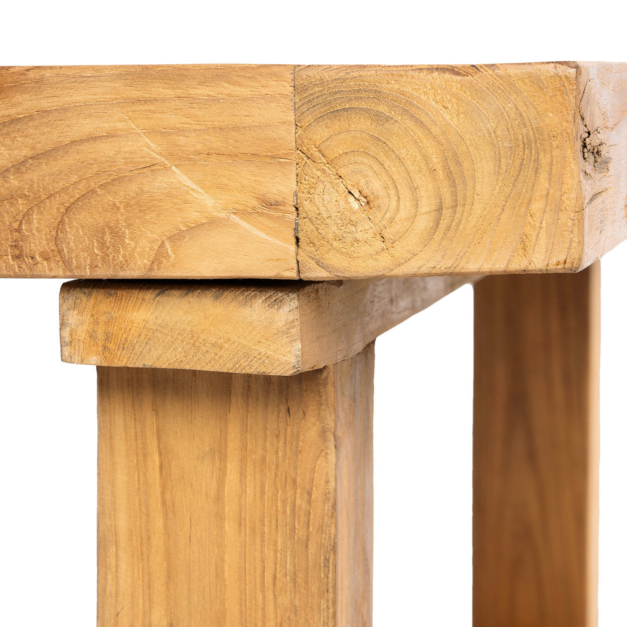 Der Couchtisch aus wiederverwertetem Teakholz - Natur