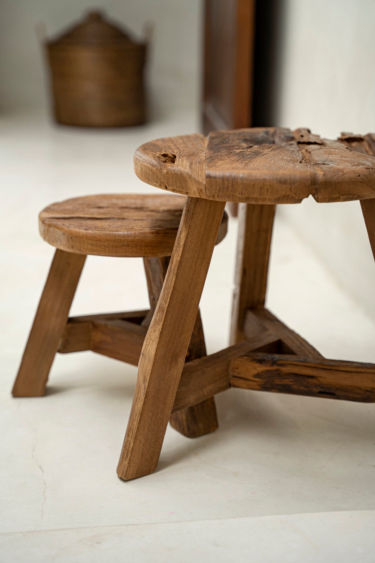 Kruk Yatai – gerecycled teakhout, naturel, 37x37x33 cm