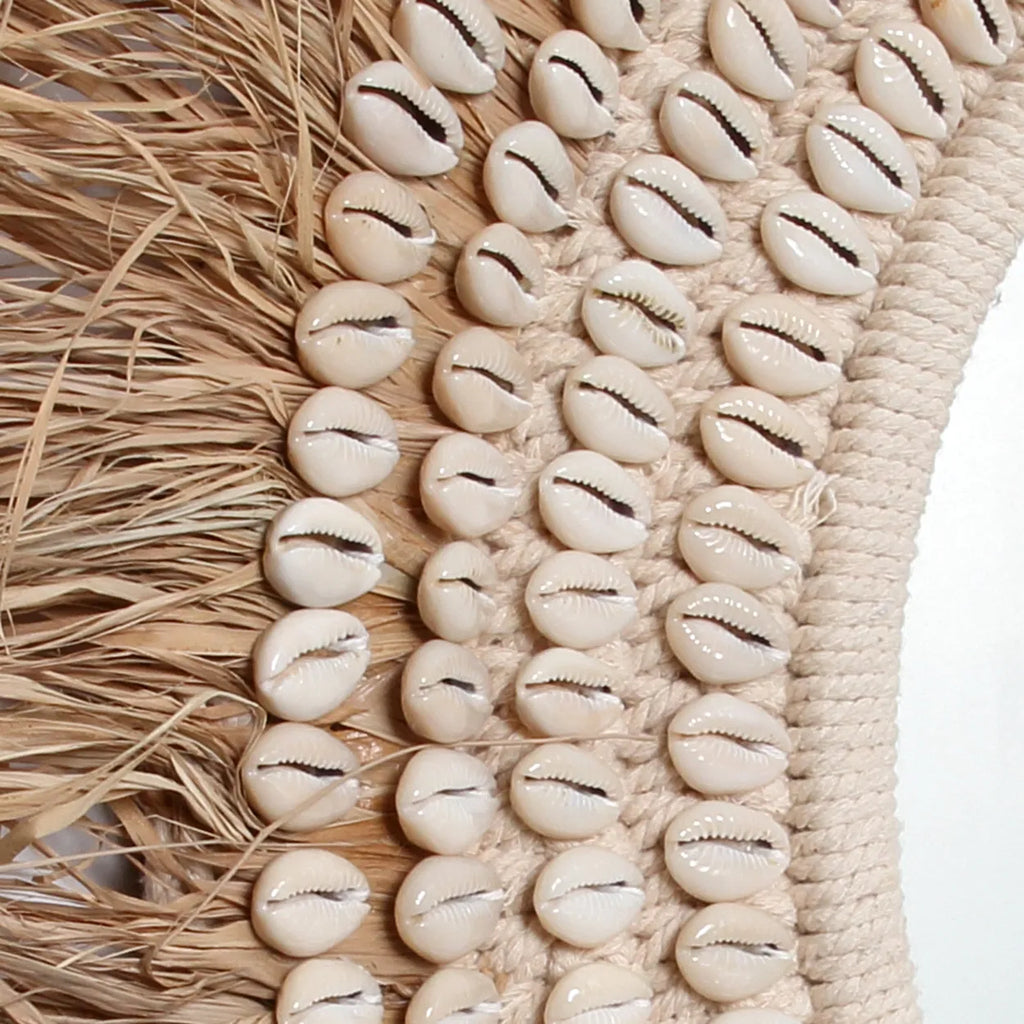 Der Raffia Cowrie Spiegel - Naturweiß