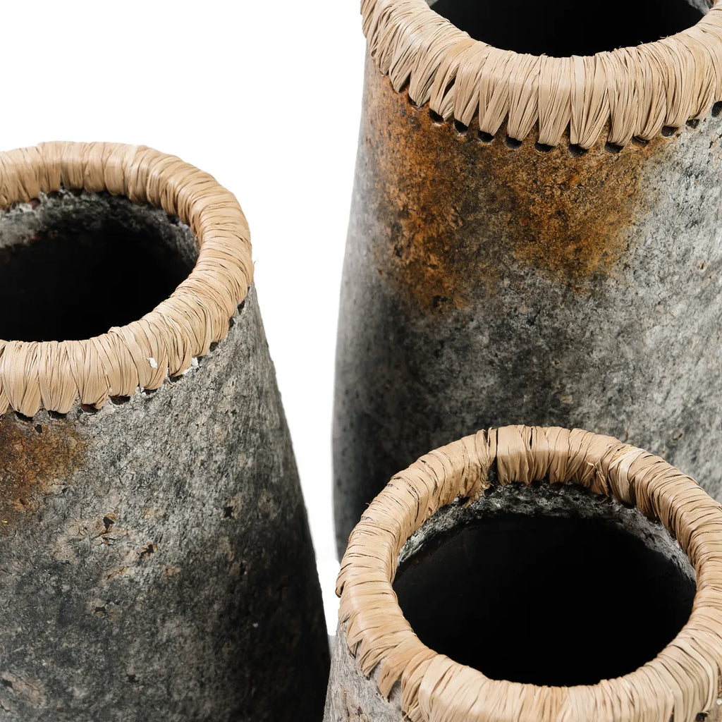 Die hinterhältige Vase - Antikgrau - L