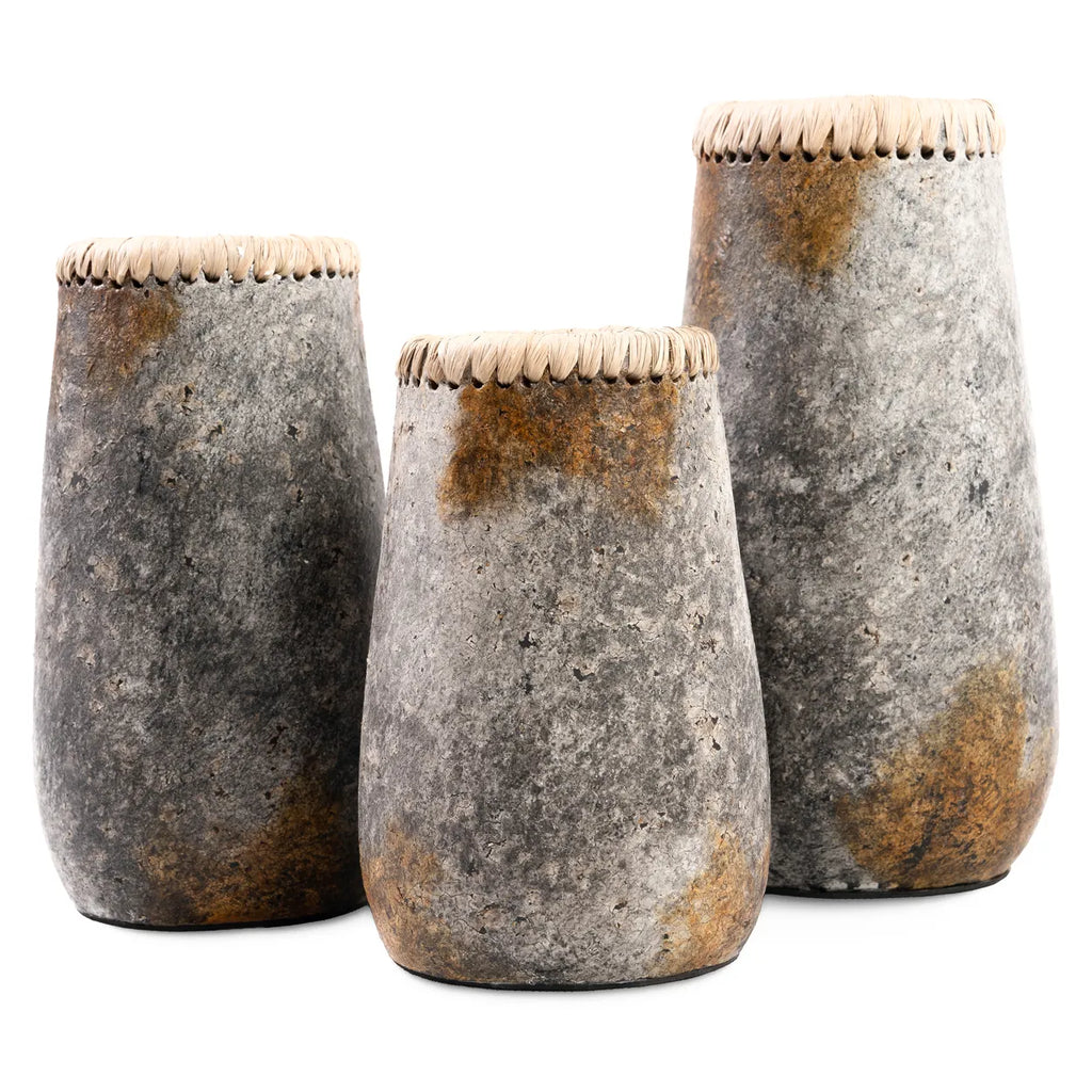 Die hinterhältige Vase – Antikgrau – S