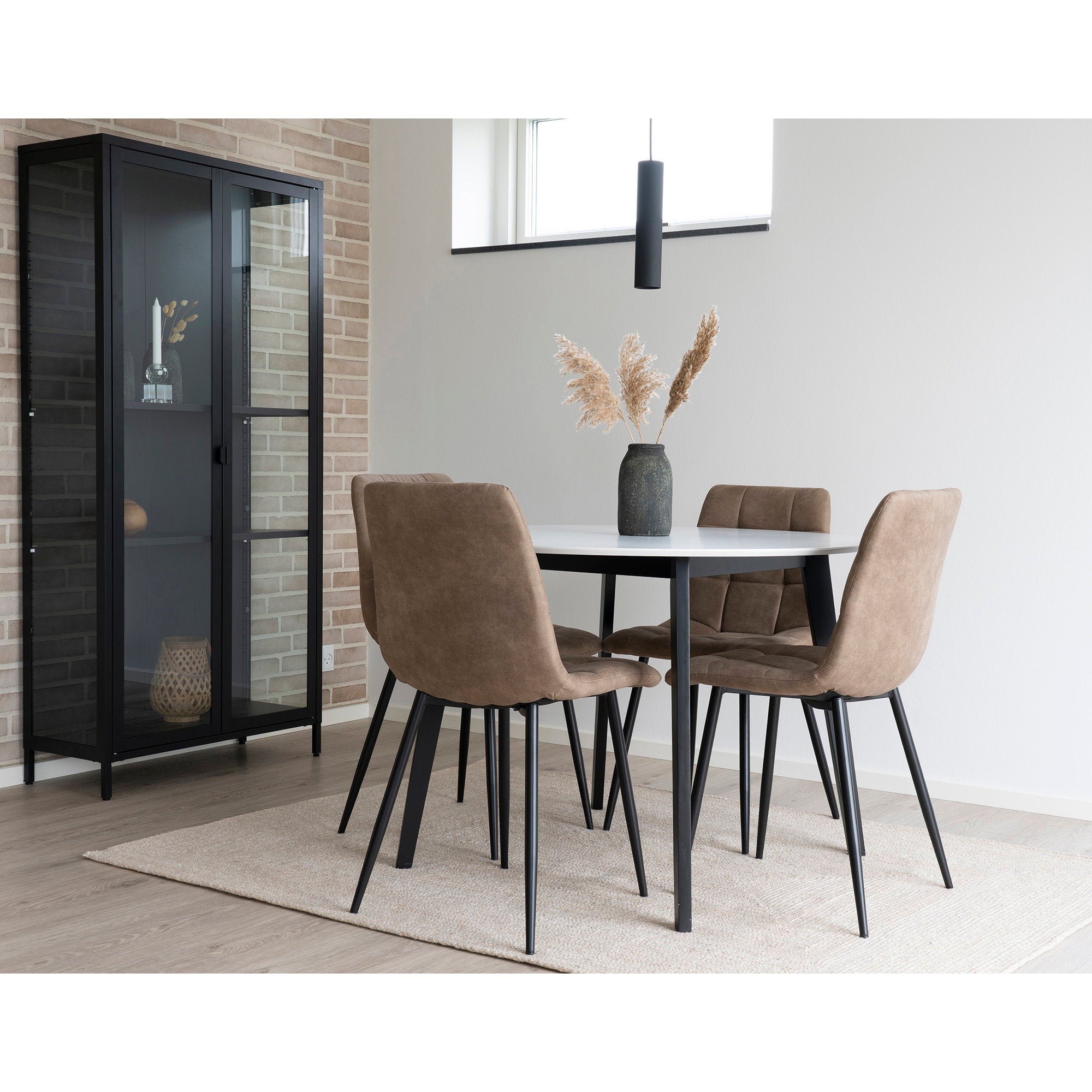 MIDDELFART DINING CHAIR MICROFIBER LICHTBRUIN | ZWARTE POTEN (SET VAN 2)