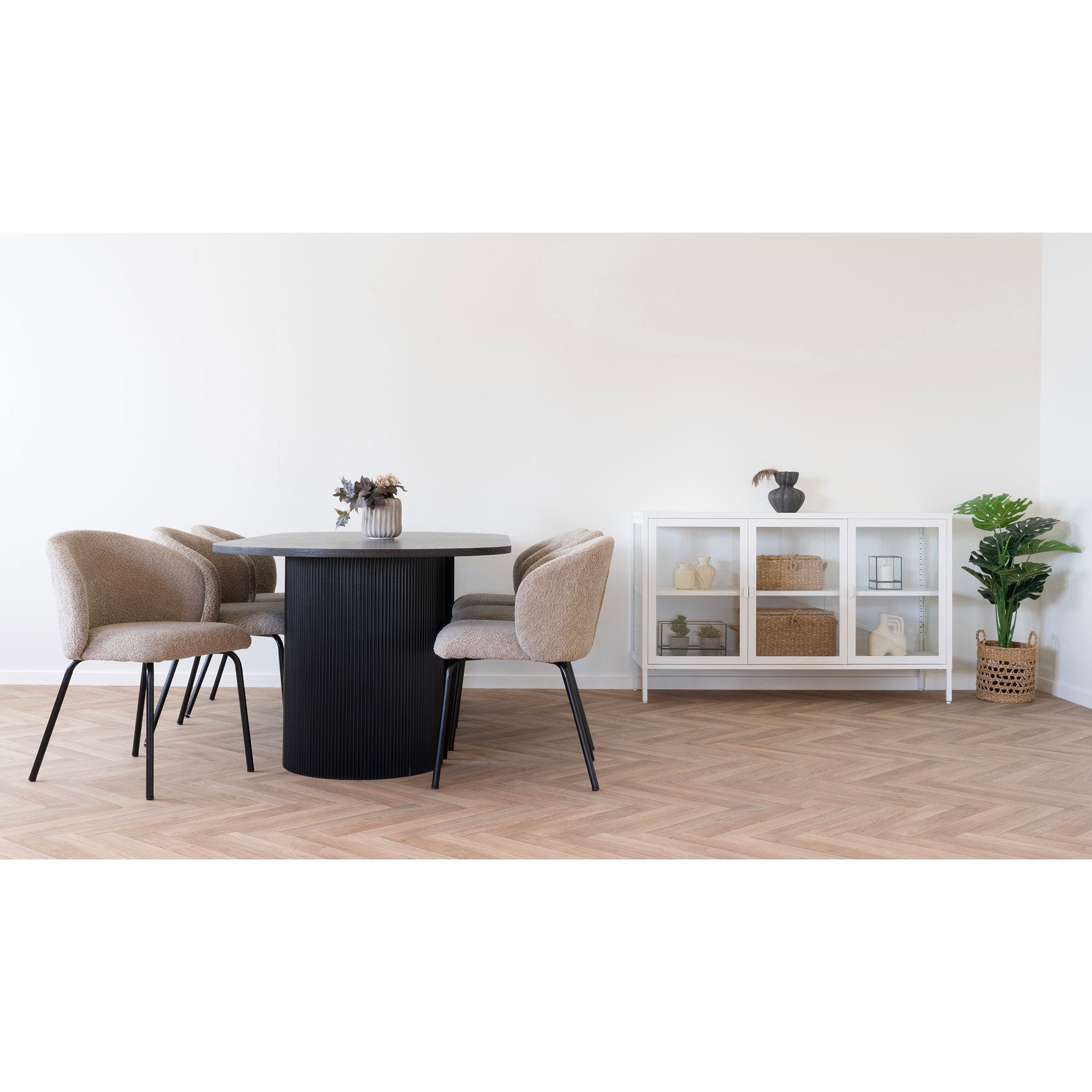SAFIRA ESSTISCHSTUHL BOUCLÉ BEIGE | SCHWARZE BEINE (2ER-SET)