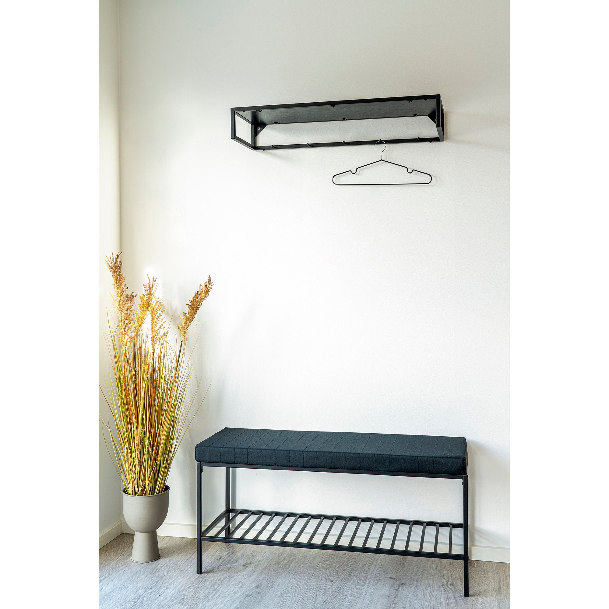 Vita bank met kussen en schap – zwart met zwarte poten, 100x36x48,5 cm