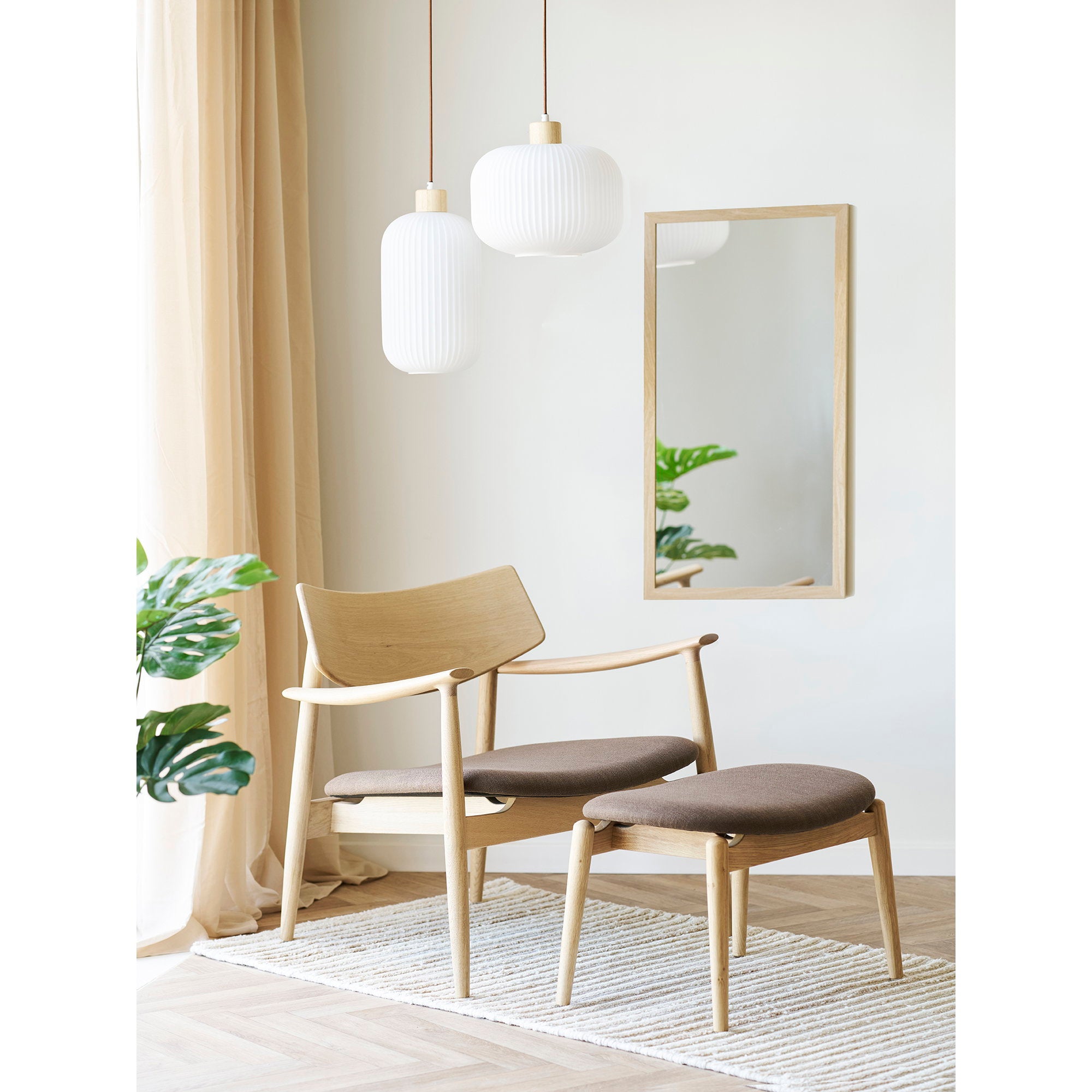 Voetensteun Olvera – polyester/eikenhout, naturel/bruin
