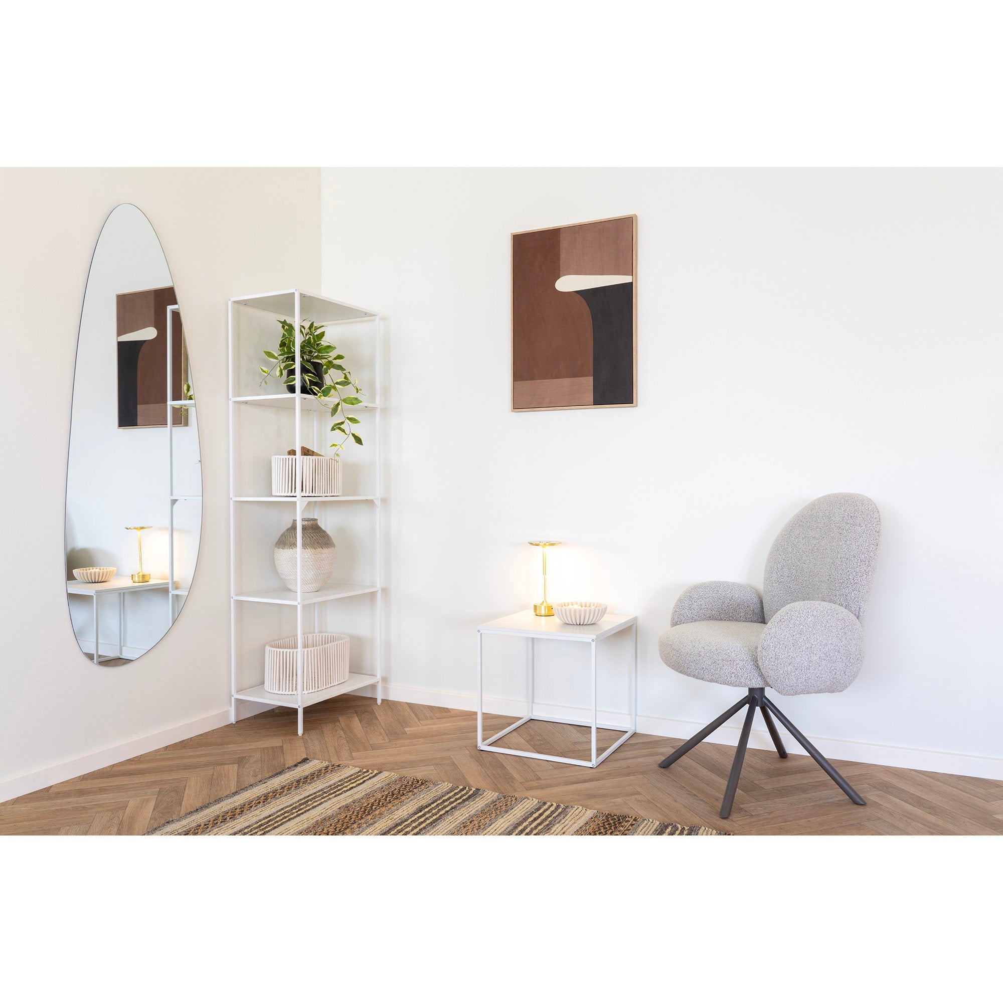 Vita kast met 5 planken in wit met wit frame