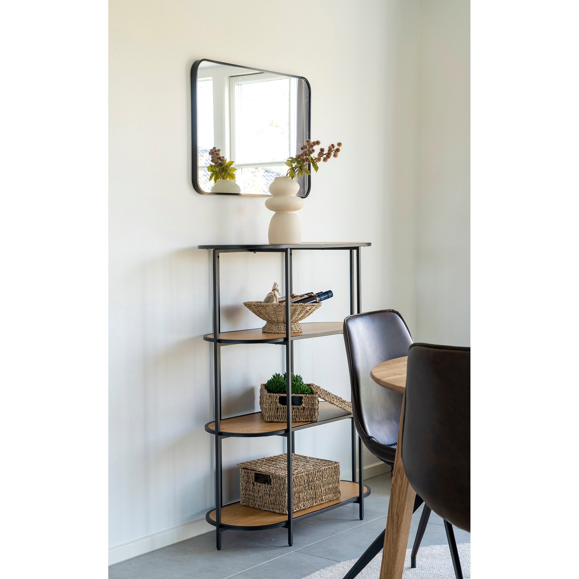 Vita kast met 4 planken in eiken look met zwart frame