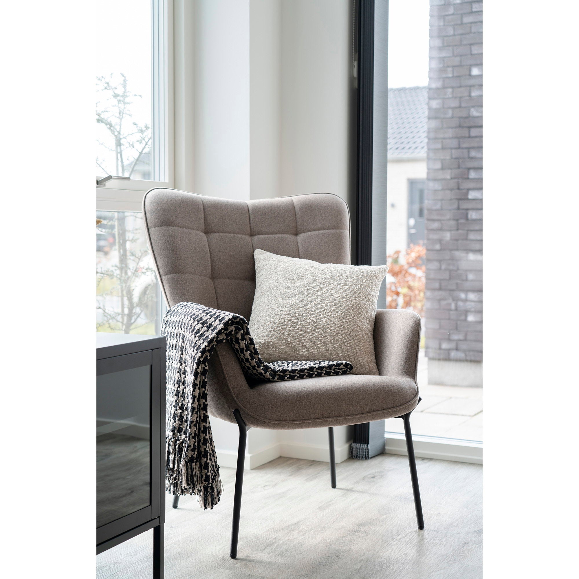 Side plaid in zwart en beige 130 x 180 cm
