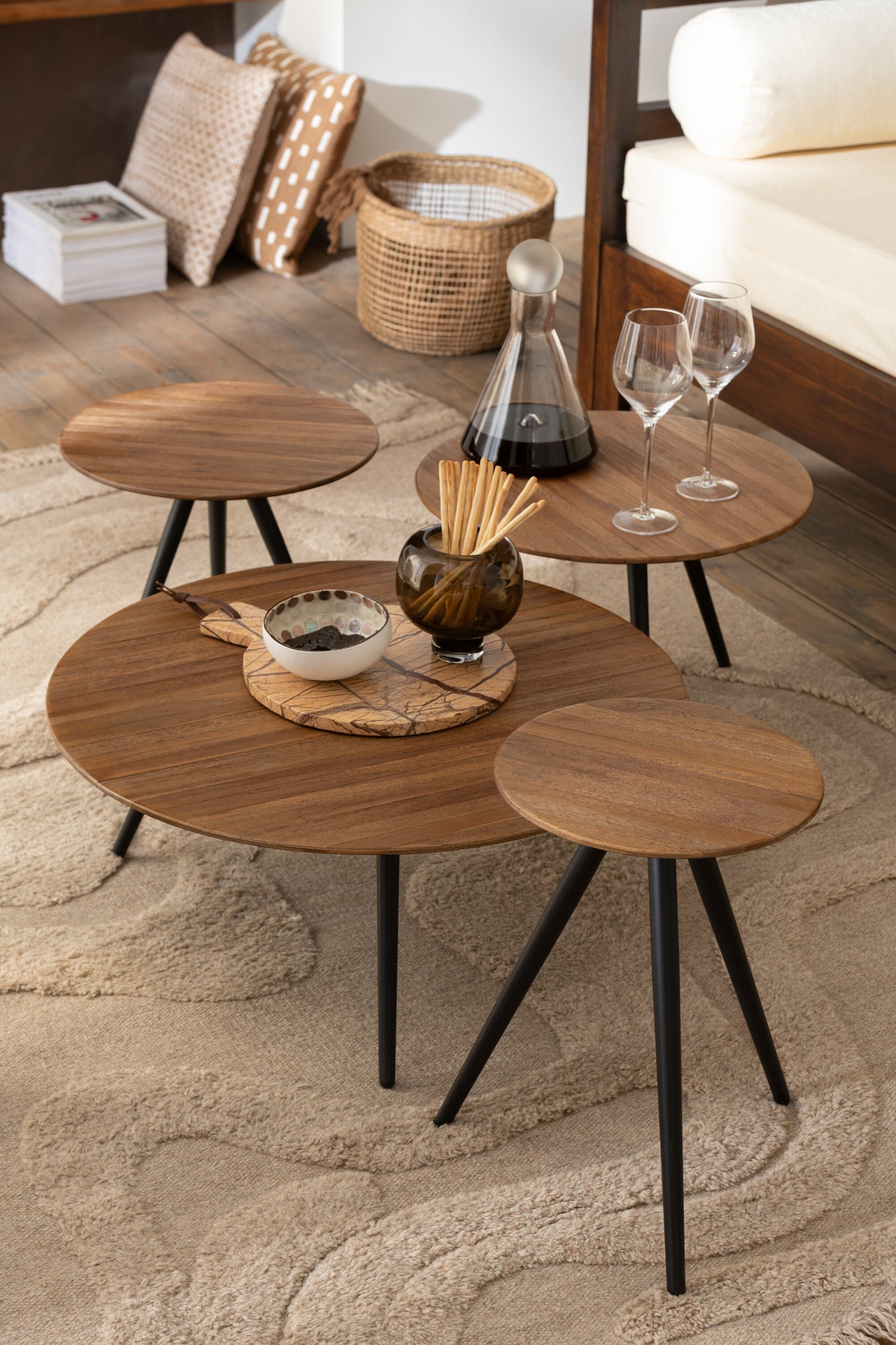 Set Of 4 Tables Round Recycle Teak Natural