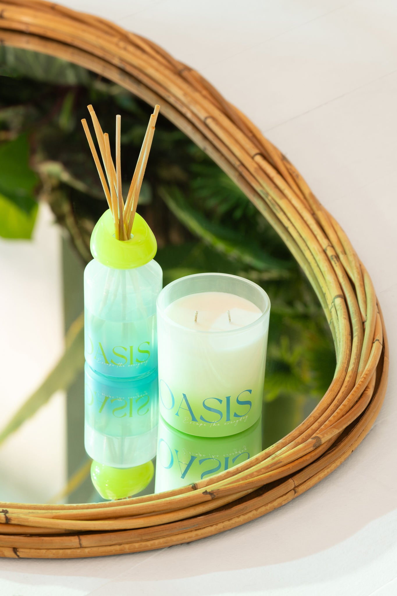 Ovaler Spiegel aus Rattan/Glas, Natur