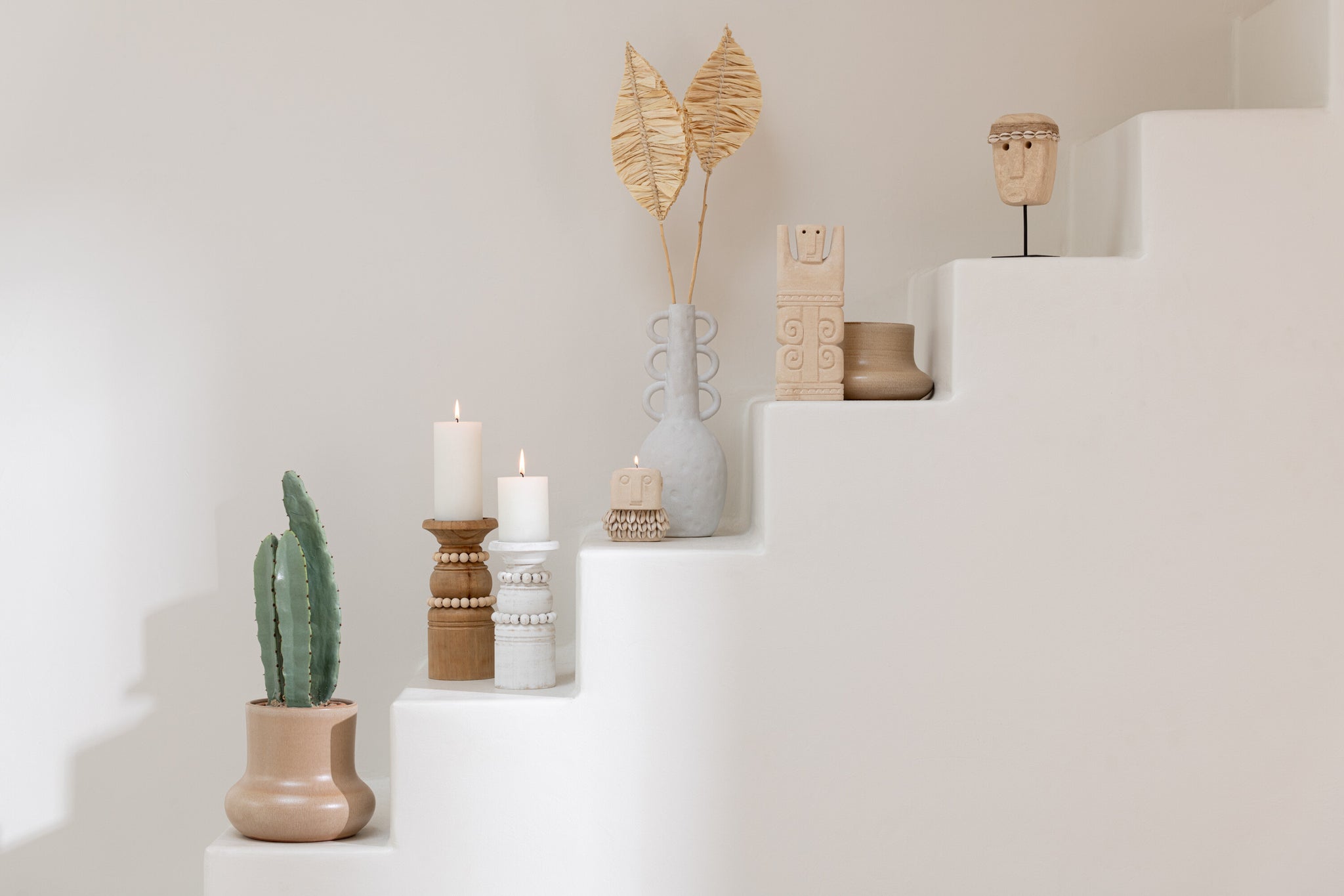 Statue Julien Stone/Shells Natural Small