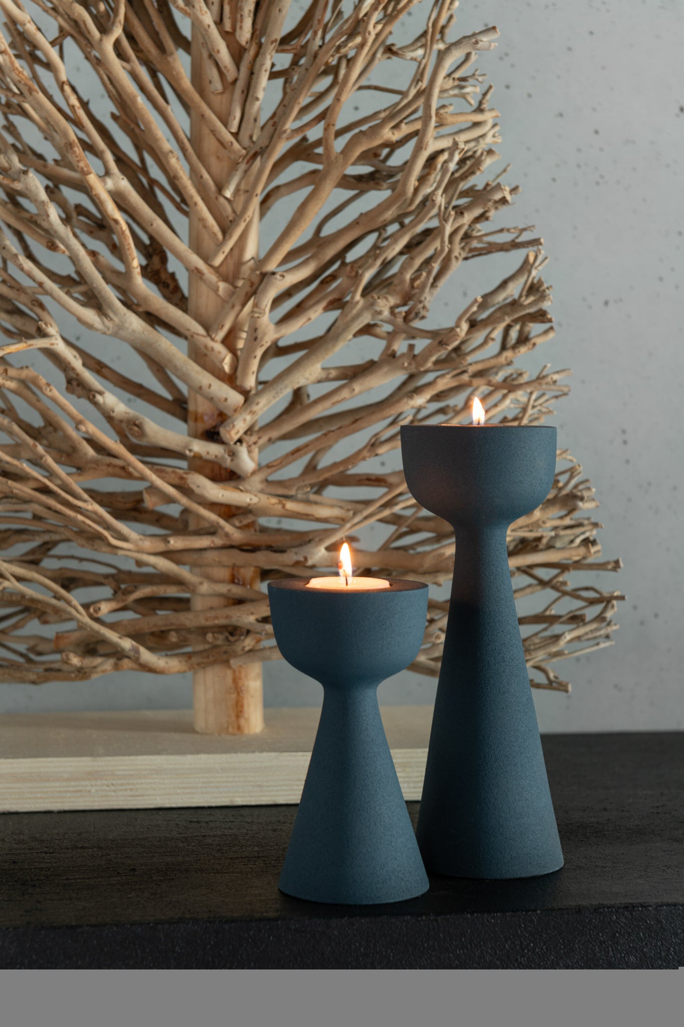 Kegelförmiger Kerzenhalter aus Aluminium, blau, klein