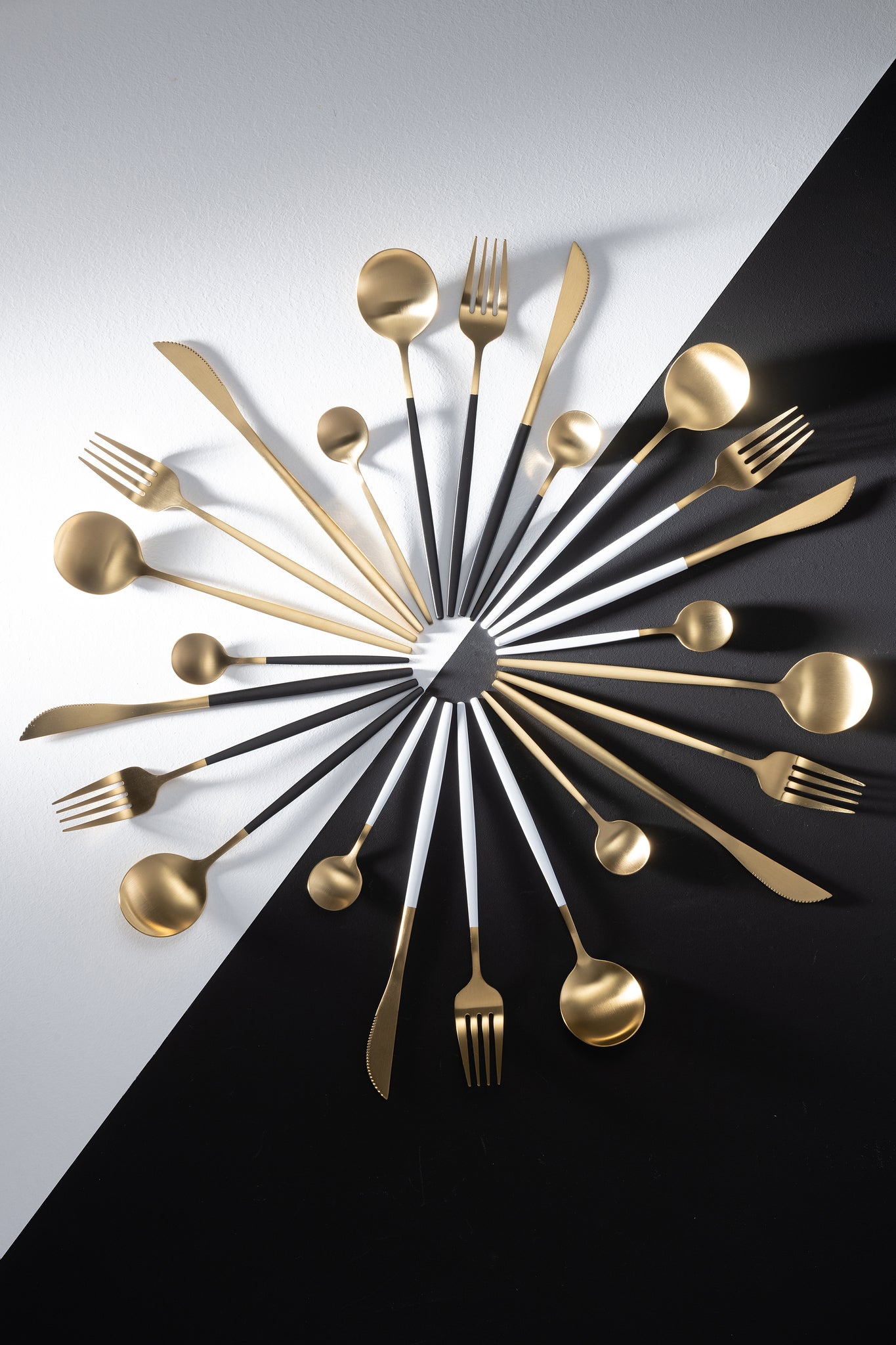 Box Cutlery A 24 Pieces Stainless Steel Matt Gold+ White