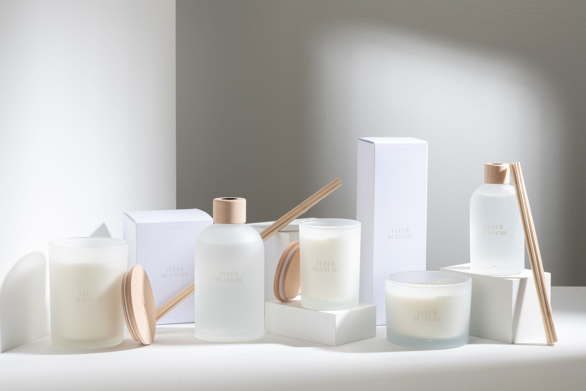 Scented Candle Accords Essentiels Fleur Blanche-38H