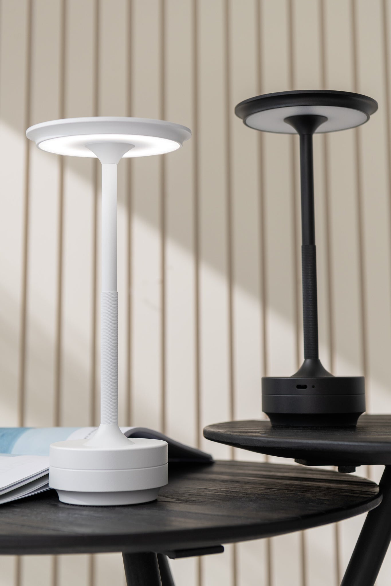 Tischleuchte mit LED-Touch-Funktion, Kunststoff, Schwarz