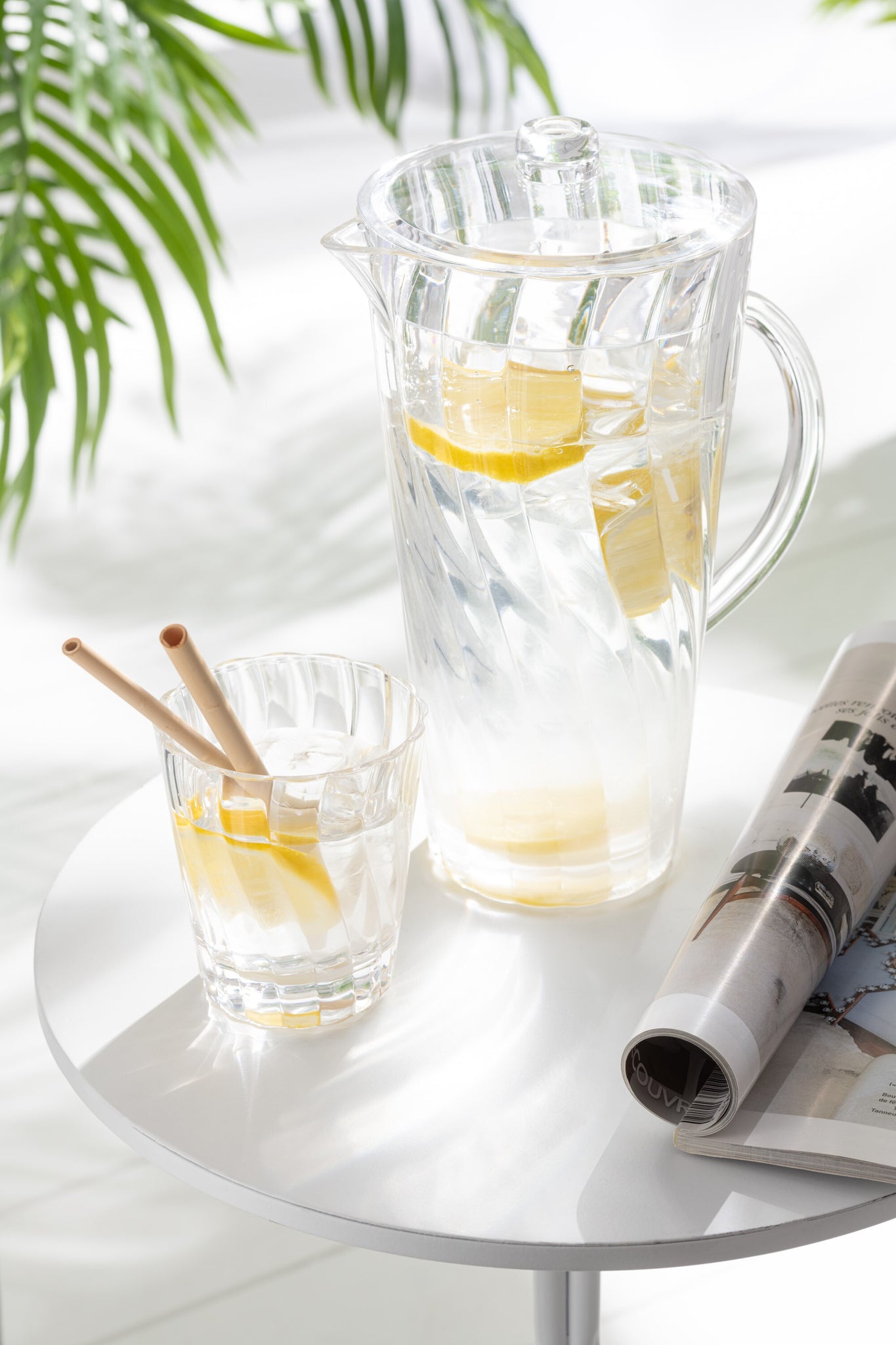 Pitcher Wave Plastic Transparent