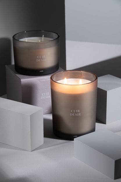 Scented Candle Accords Essentiels Cuir Desir-28H