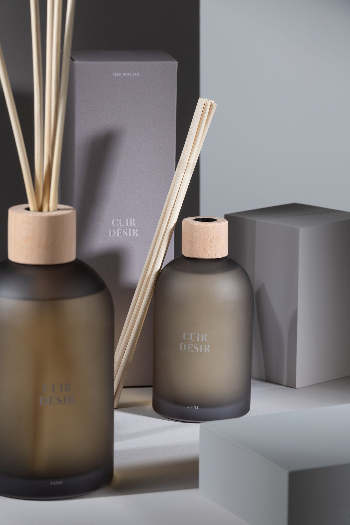 Reed Diffuser Accords Essentiels Cuir Desir-250Ml