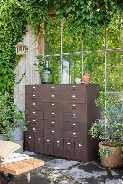 Schrank Bade Eisen Rostbraun