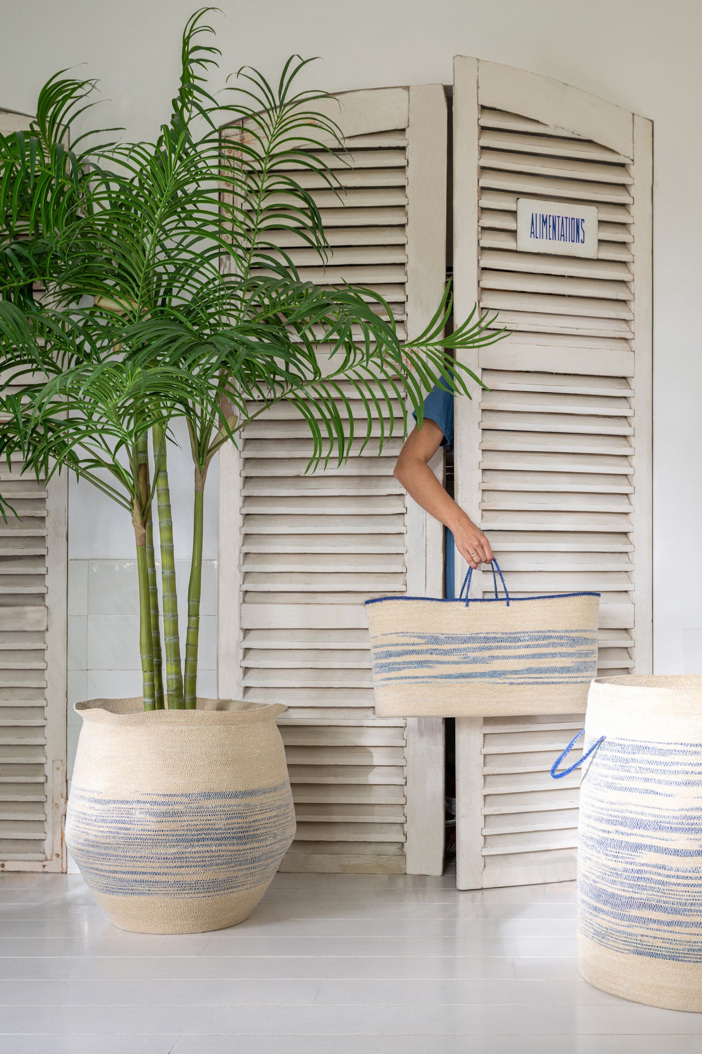 Set Of 2 Basket With Handle Striped Seagrass Natural/Blue