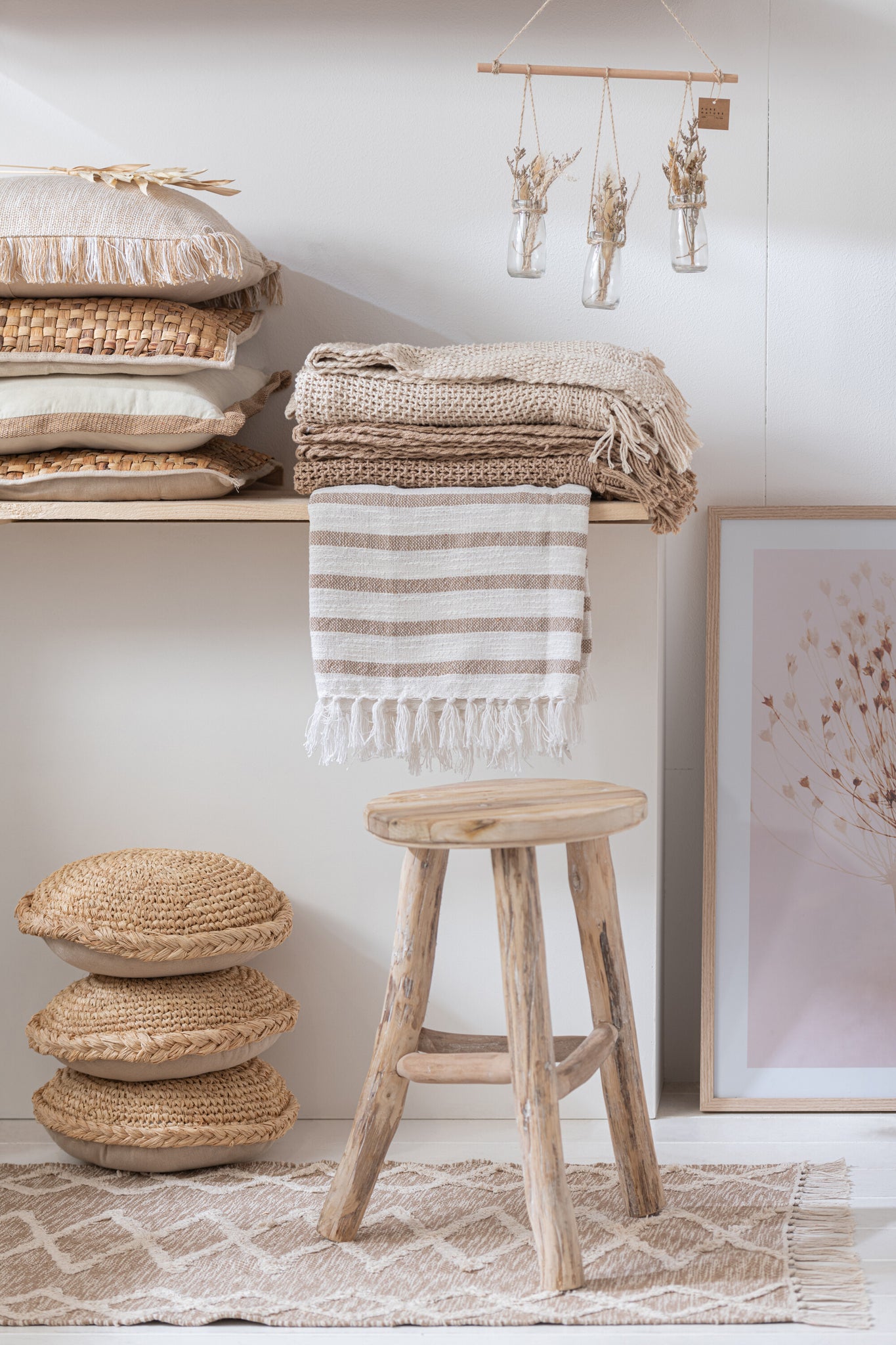 Stool Round Wood White Wash M