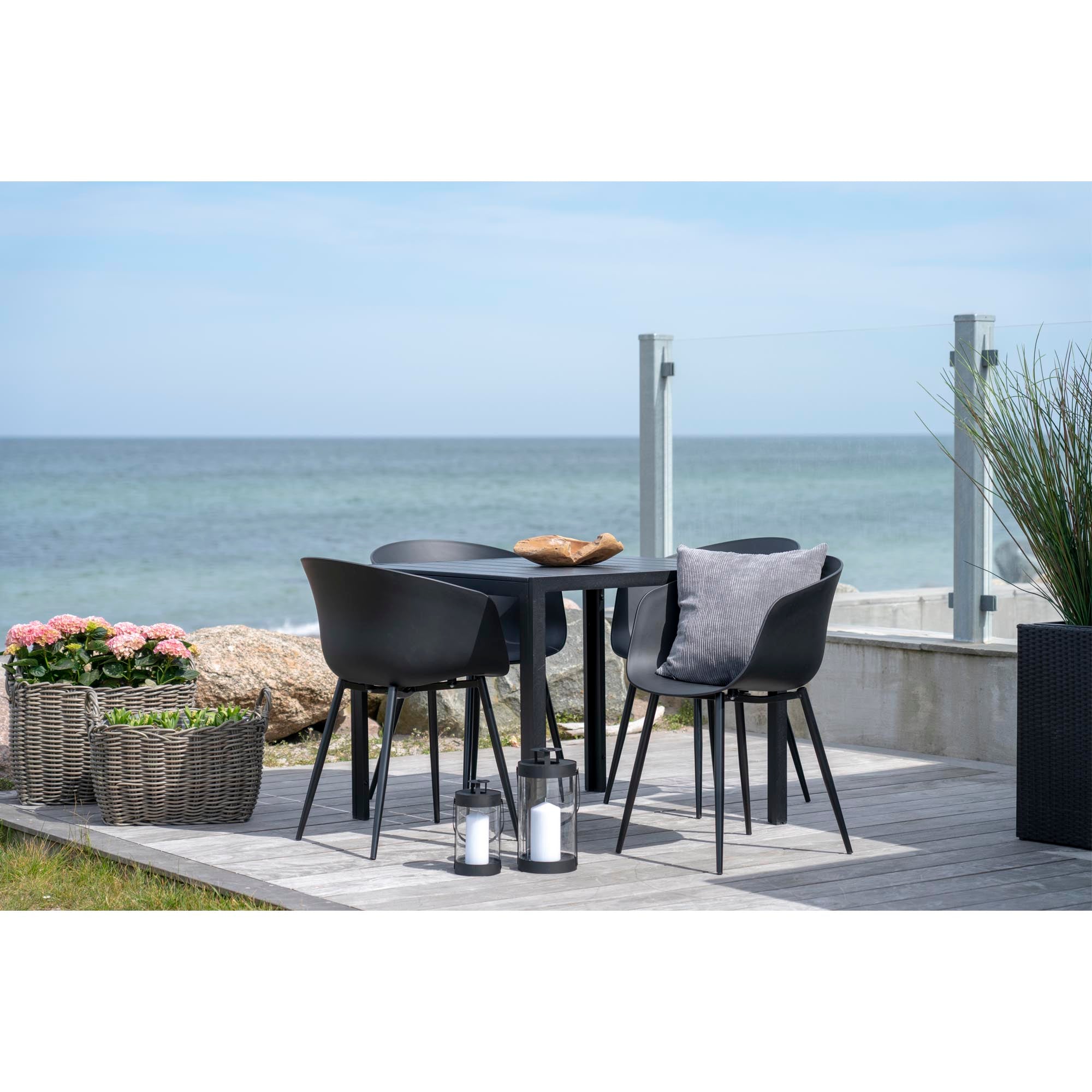 RODA DINING CHAIR ZWART | ZWARTE POTEN (SET VAN 2)