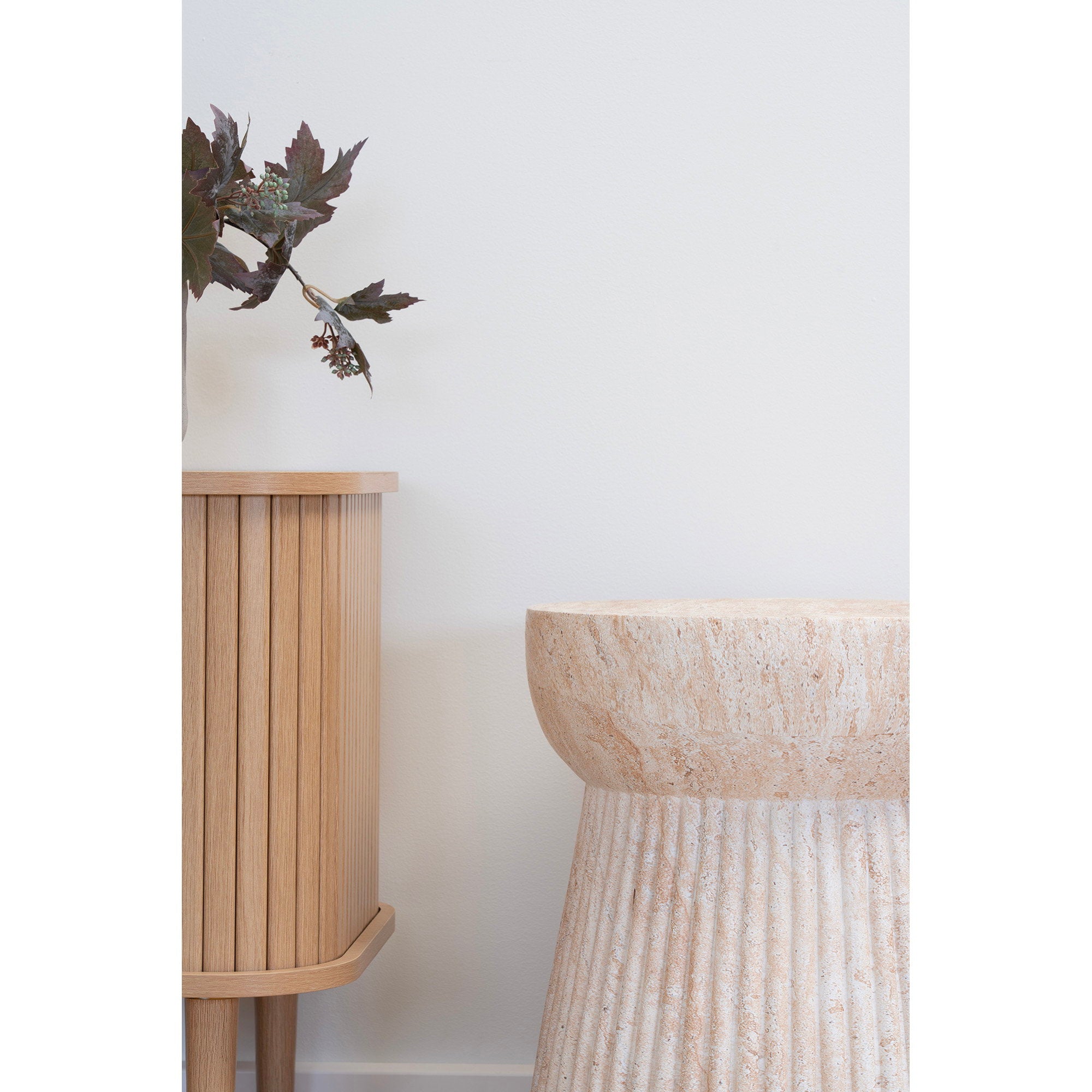 Bonn Side Table - Side table, fiberclay  with fluted structure, natural ø37x43 cm