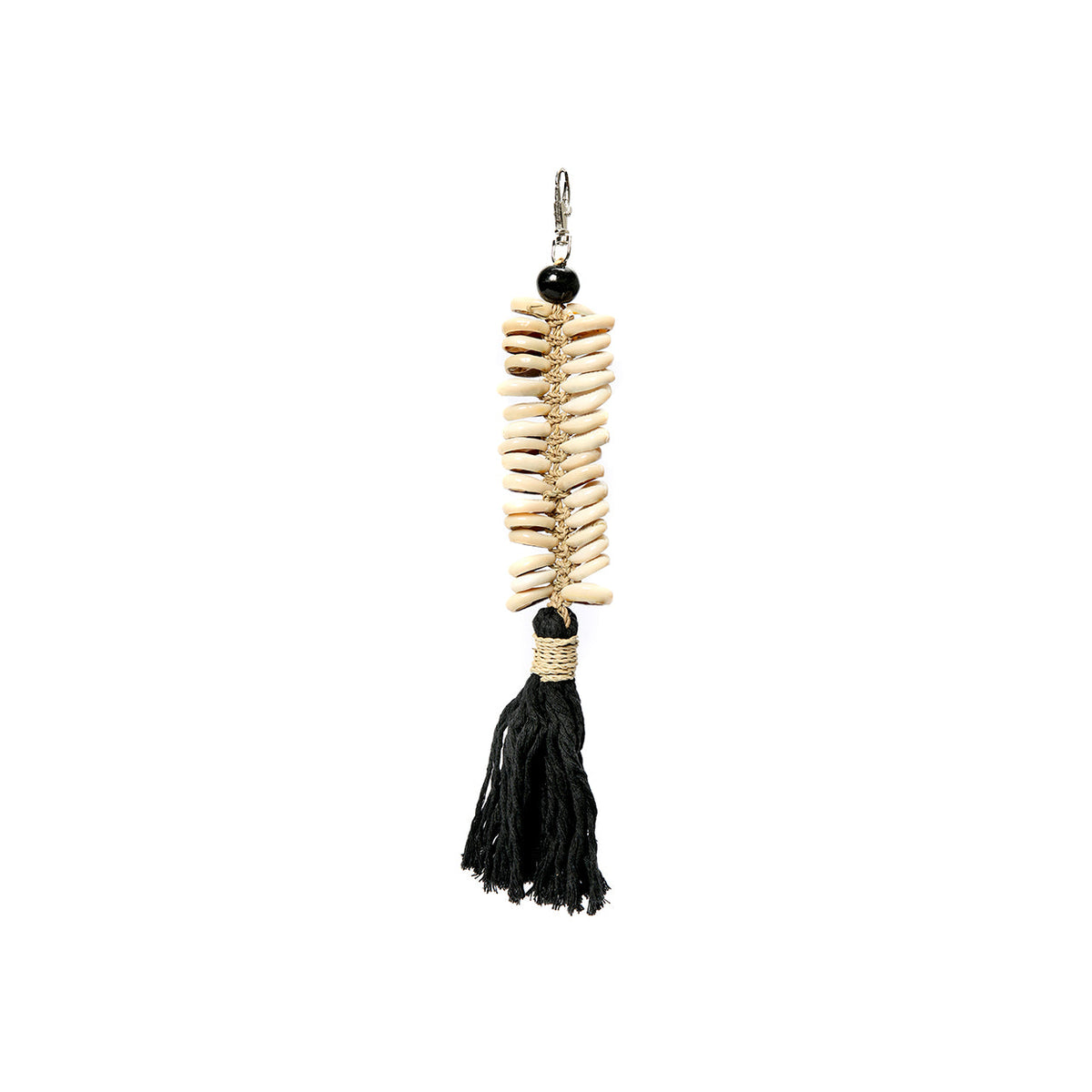 Sleutelhanger Macramé Fishbone – katoen en schelp, zwart, 25 cm
